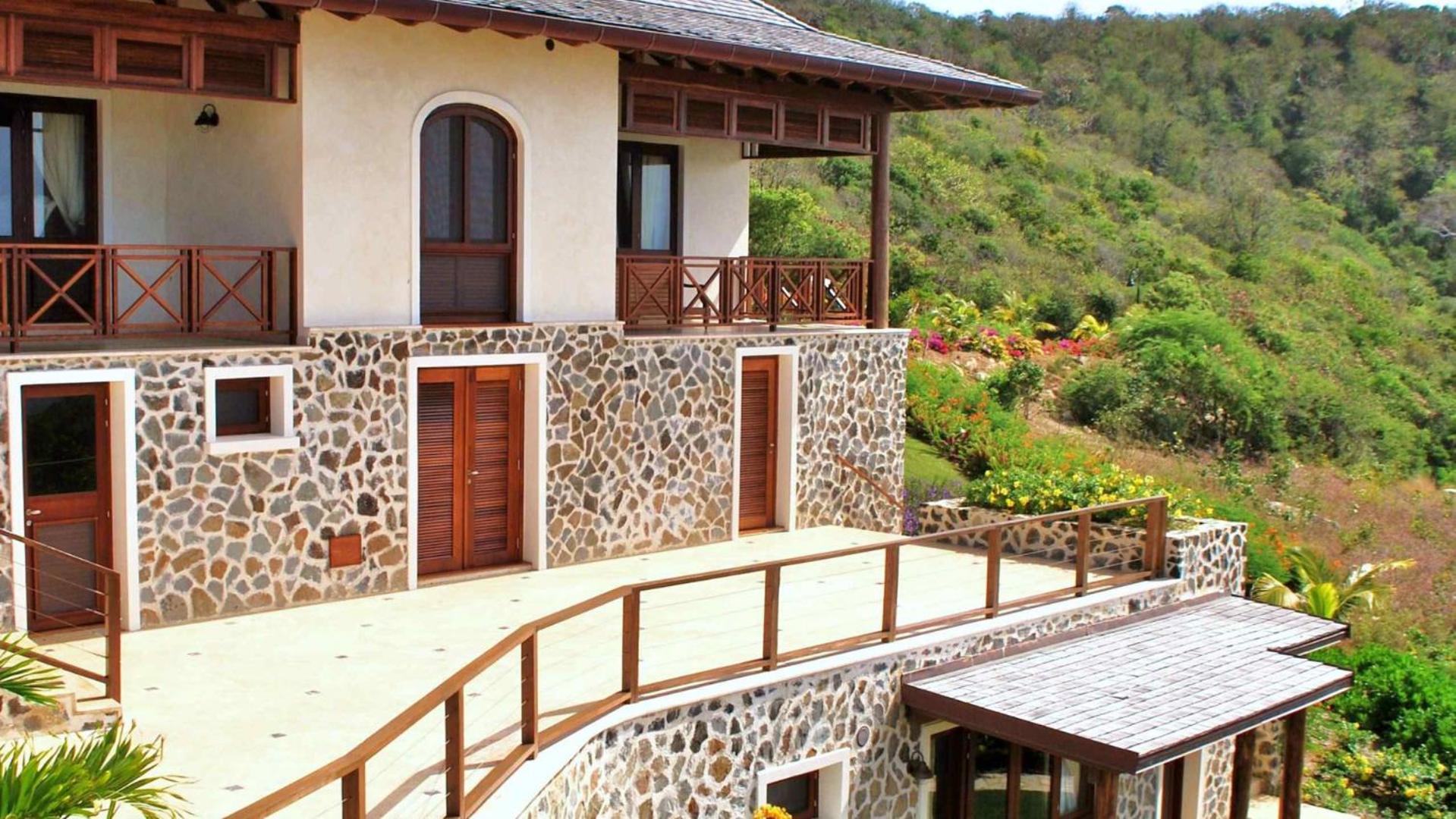 Villa photo 2