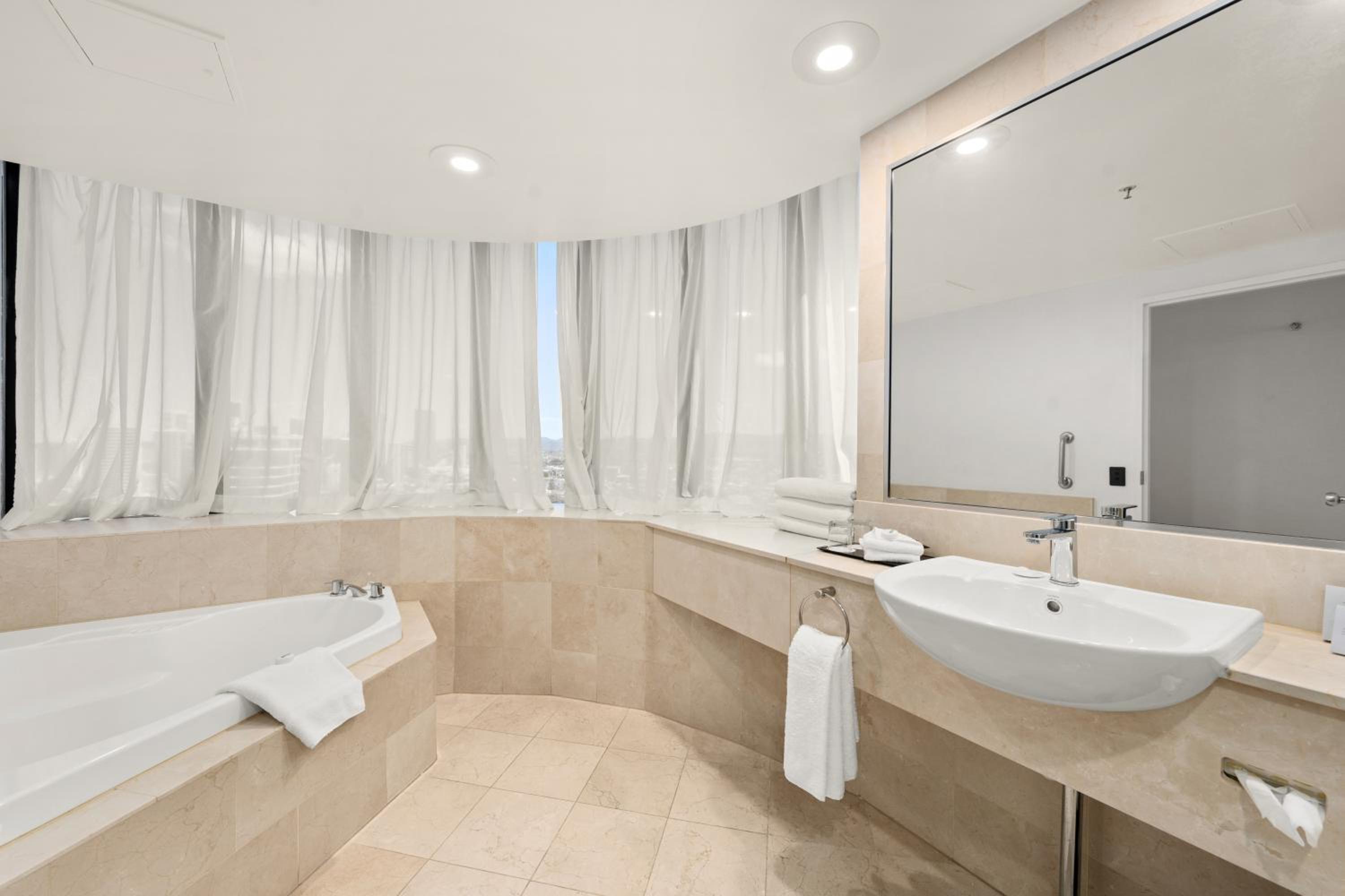 Standard King Room with Ocean View - Top Floor - Photo 3