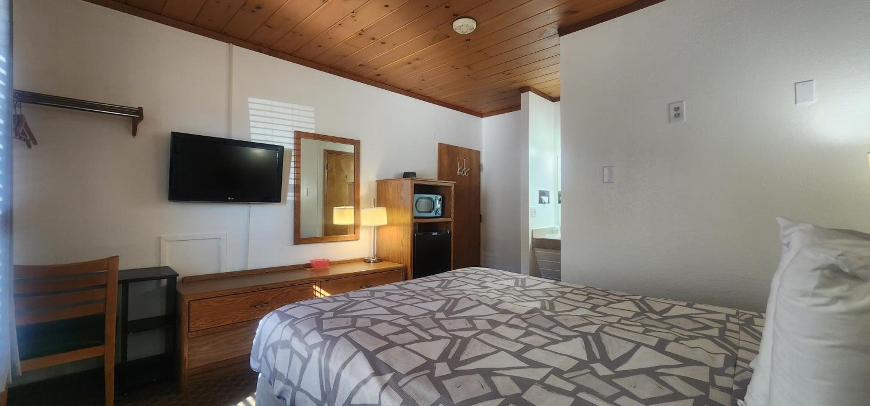 Family Room - Photo 7