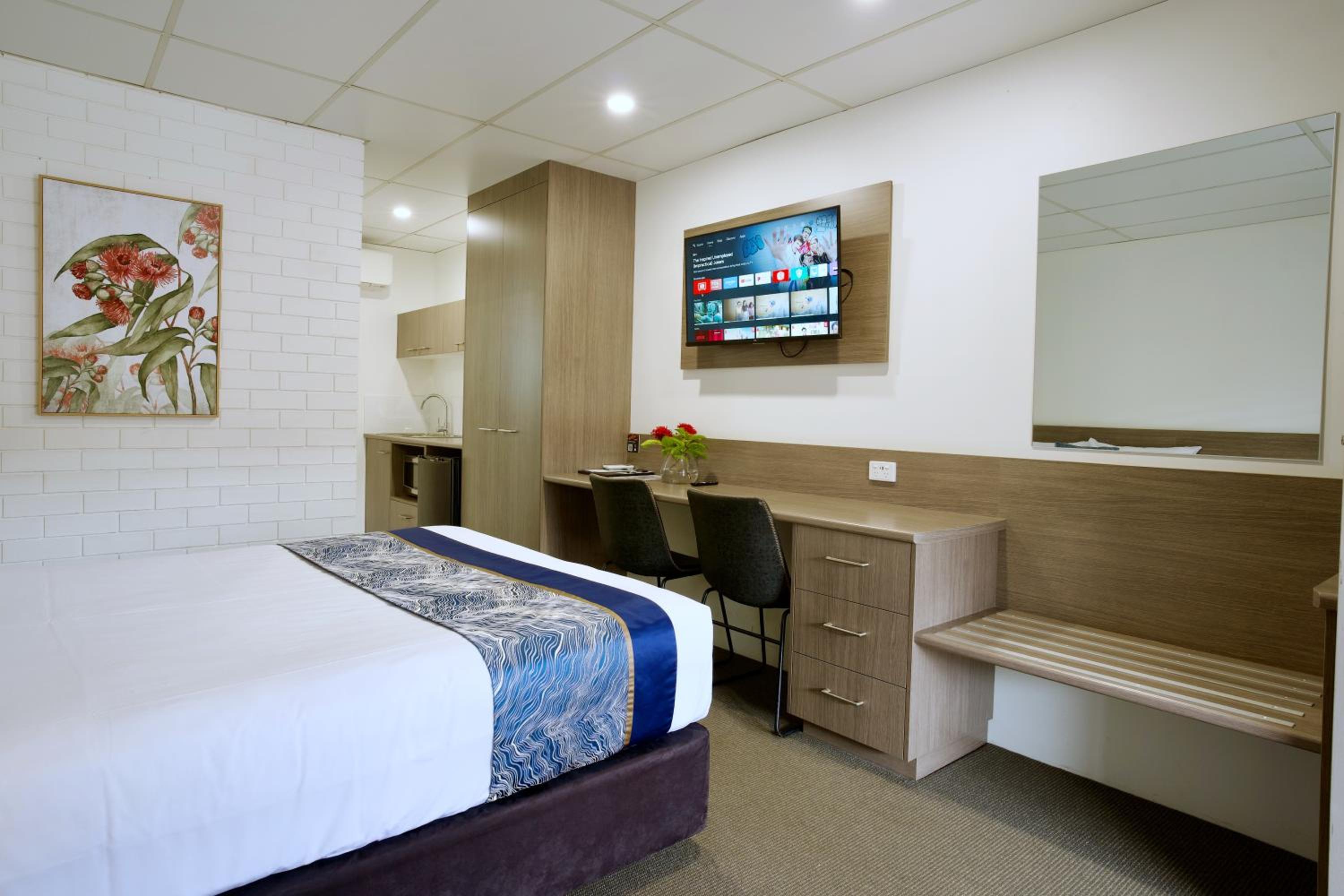 Executive Queen Room - Not Pet Friendly photo 2