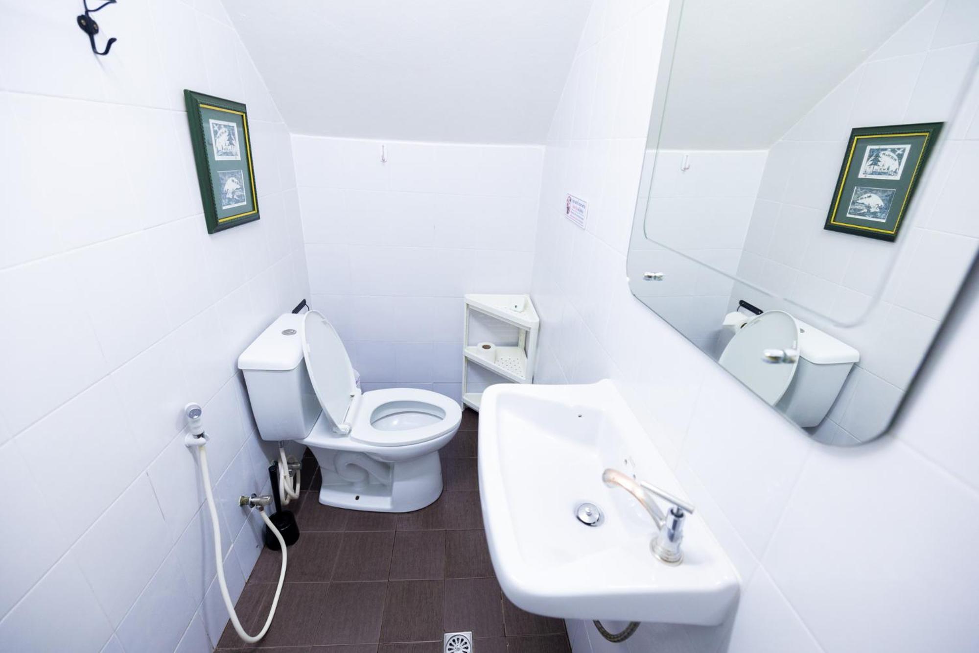Single Room with Shared Bathroom