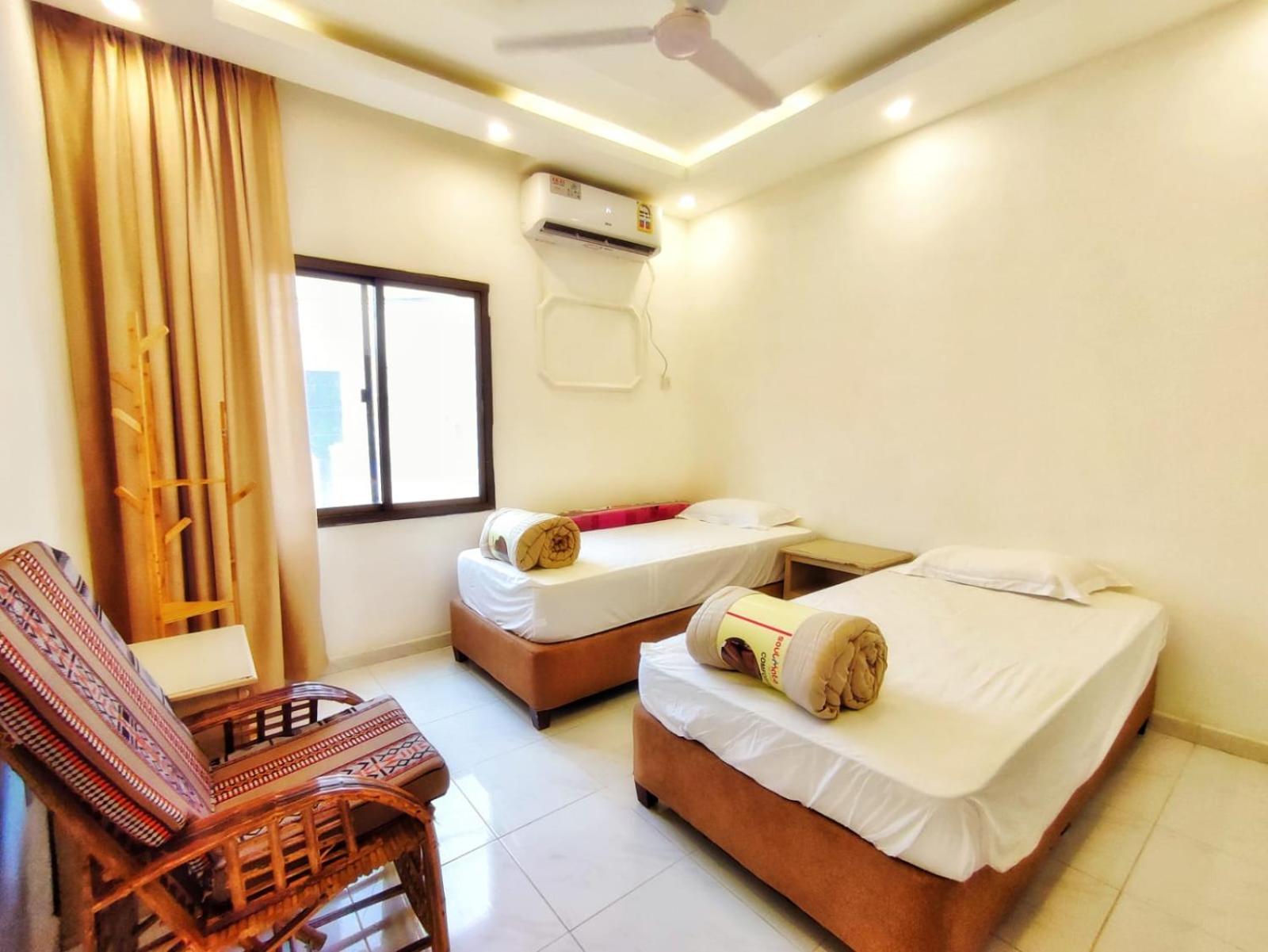 Small Twin Room photo 1