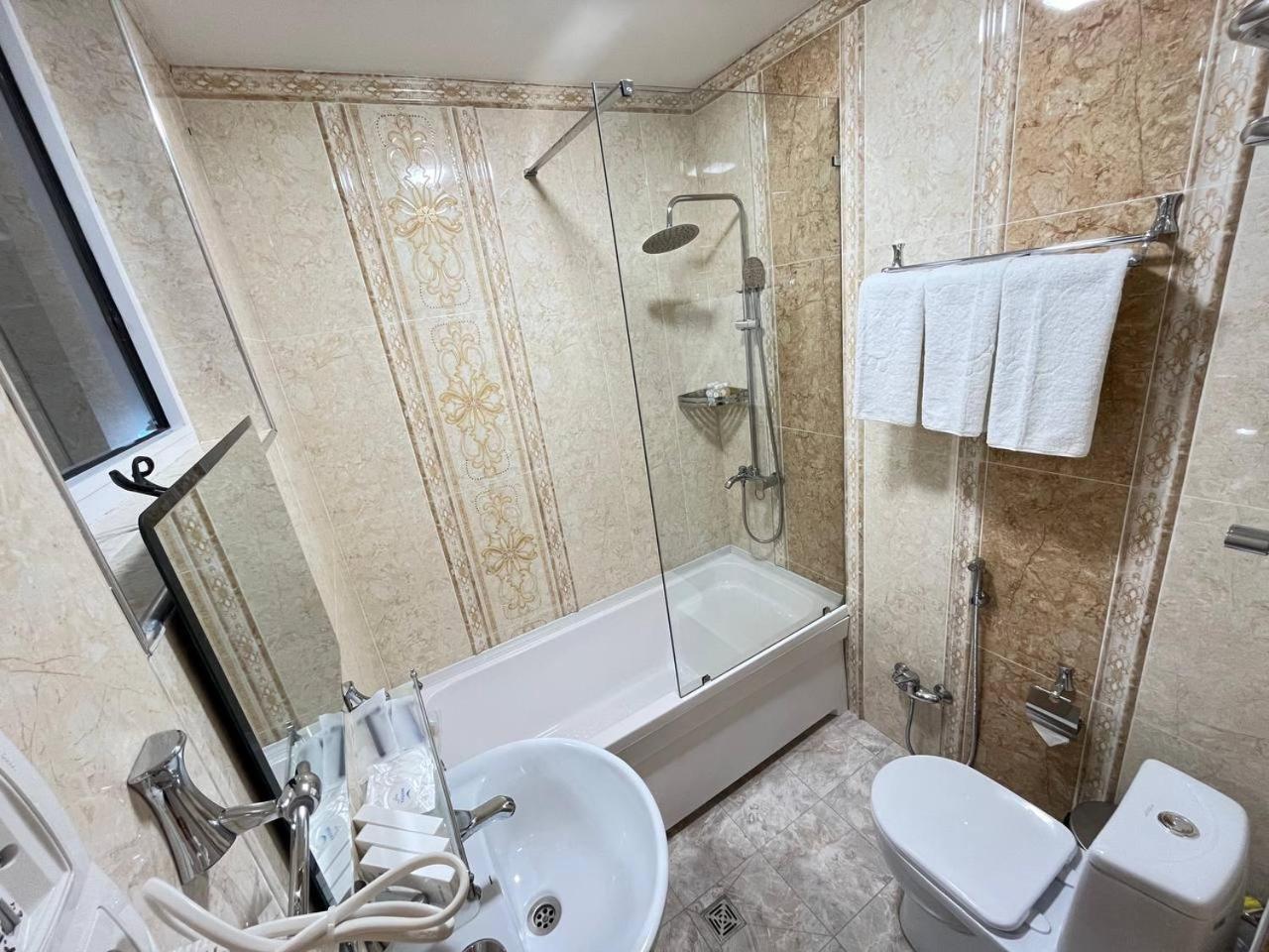 Classic Triple Room - Photo 12