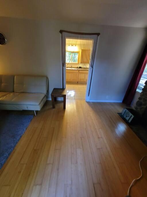 One-Bedroom House photo 1