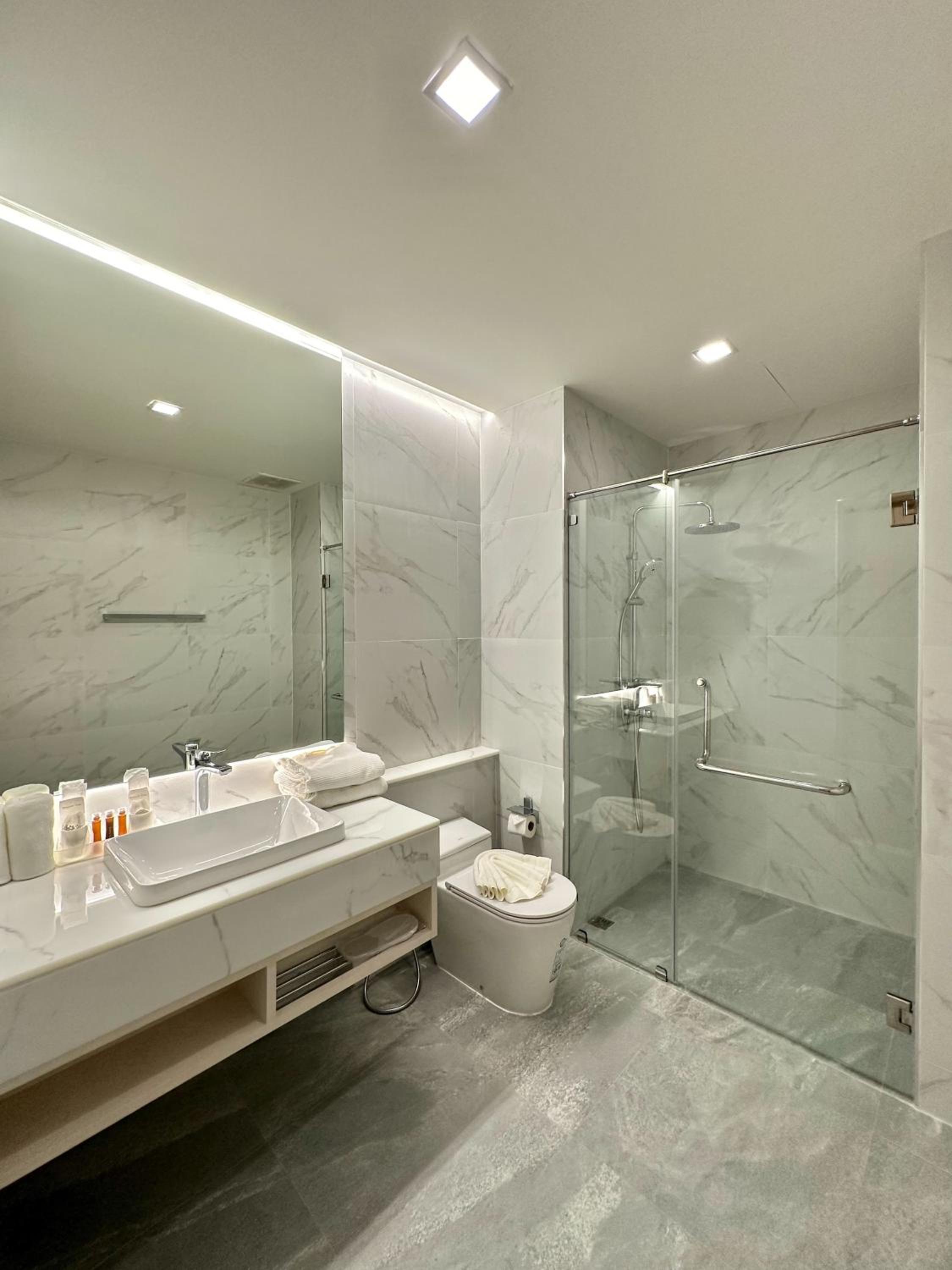 Two-Bedroom Suite - Photo 3