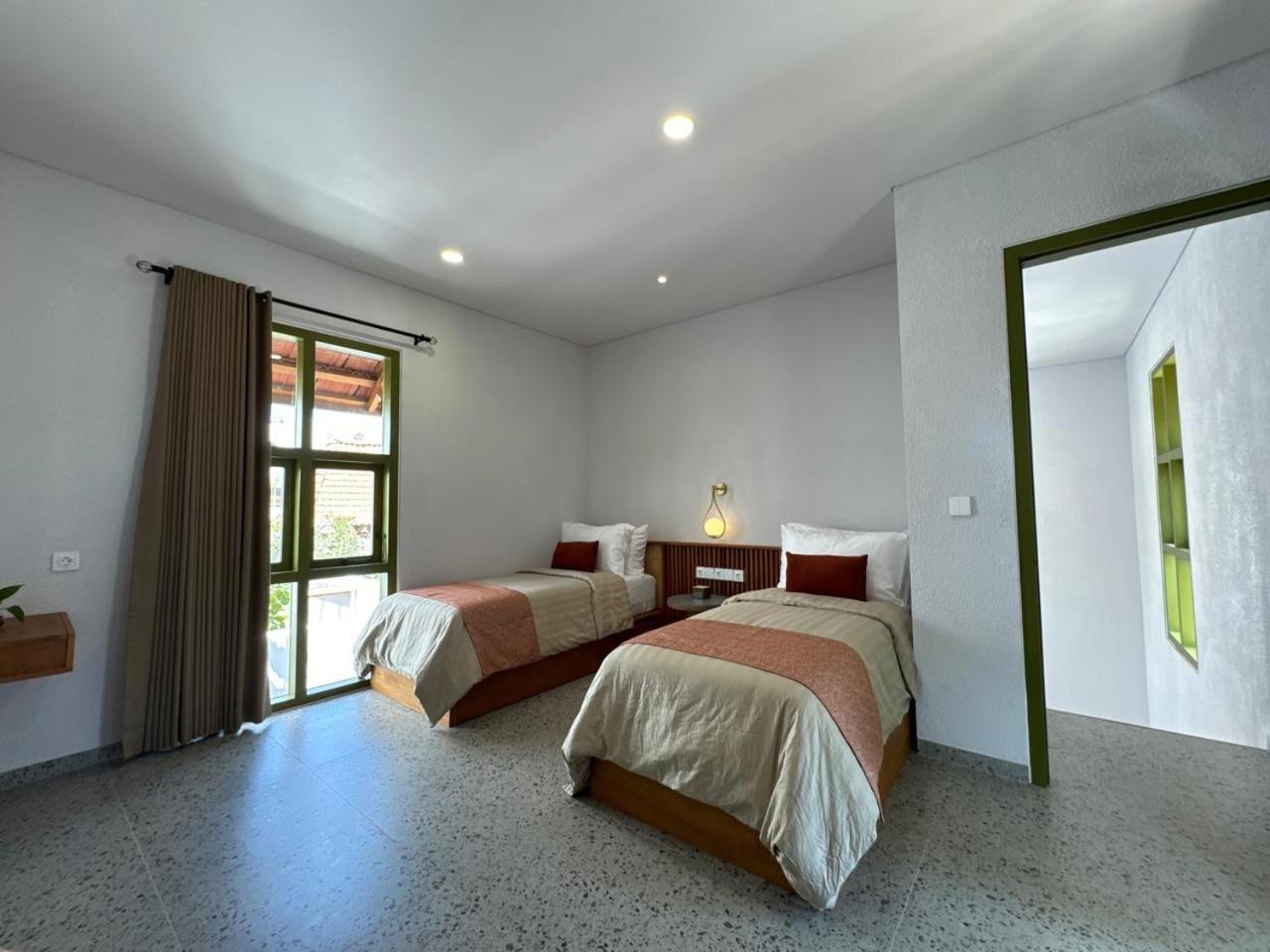 Three-Bedroom Villa photo 2