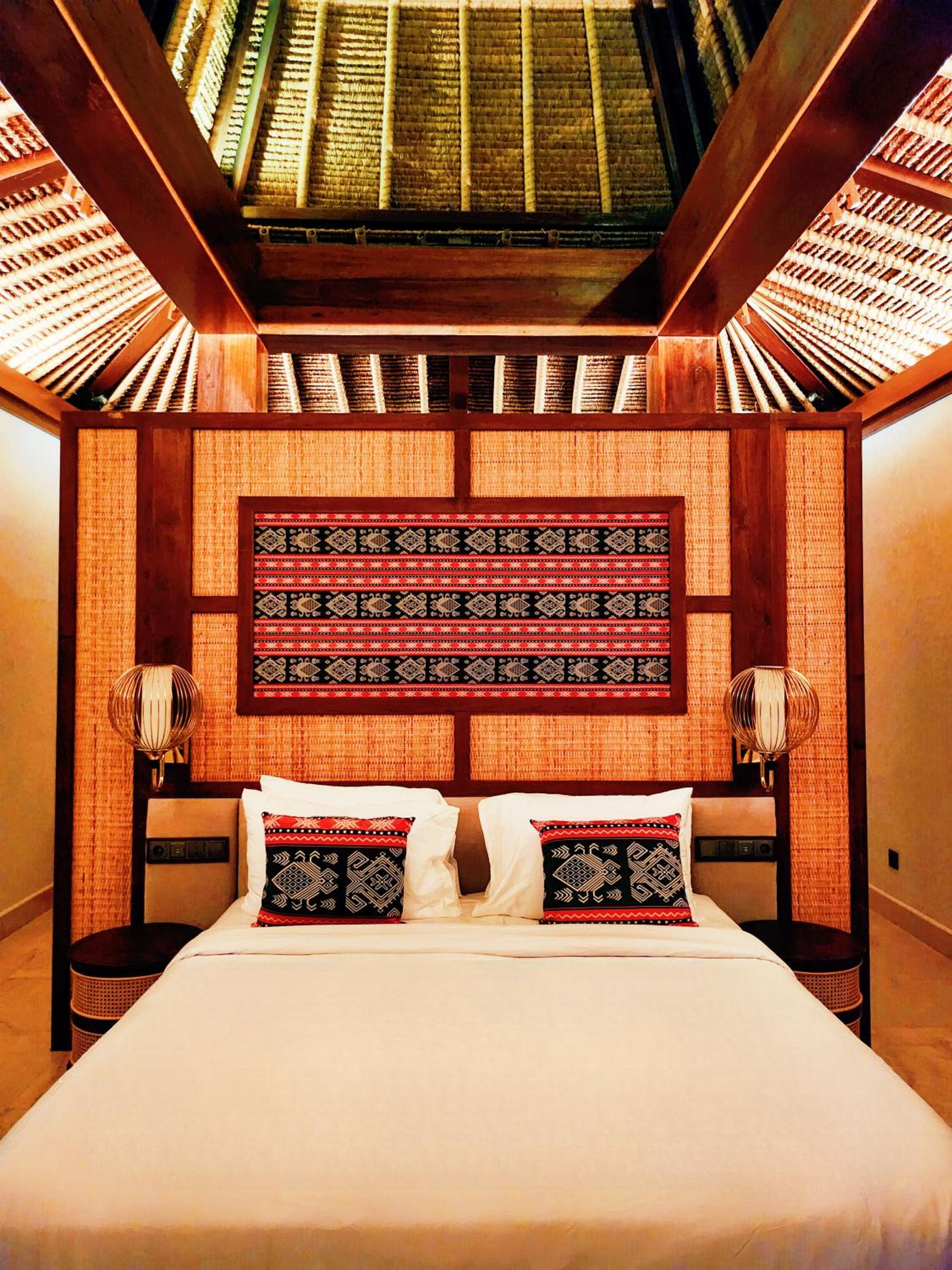 One Bedroom Deluxe Ocean Front Villa - Photo 4