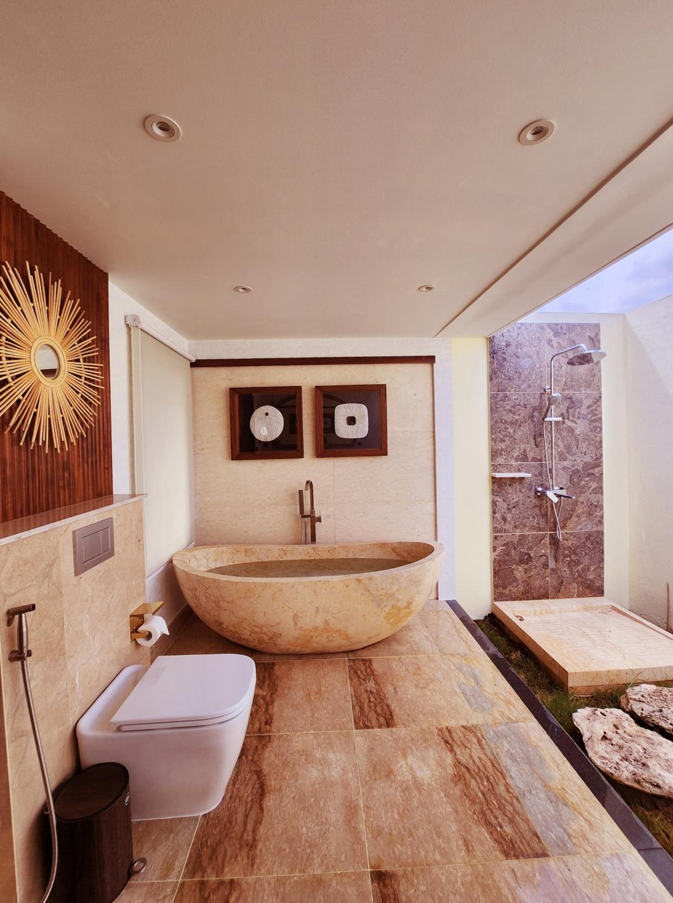 One Bedroom Deluxe Ocean Front Villa - Photo 5