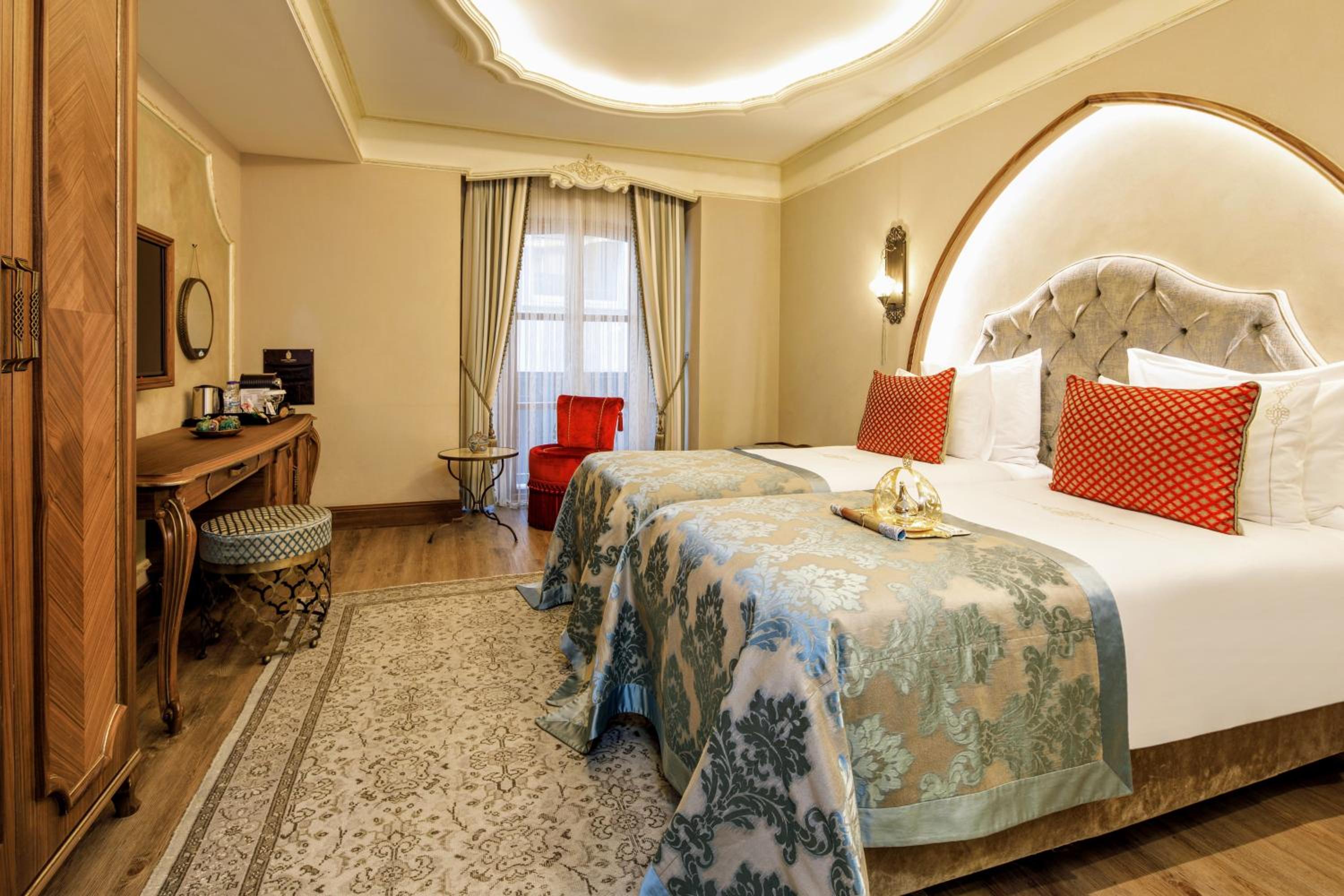 Deluxe Room - Photo 1