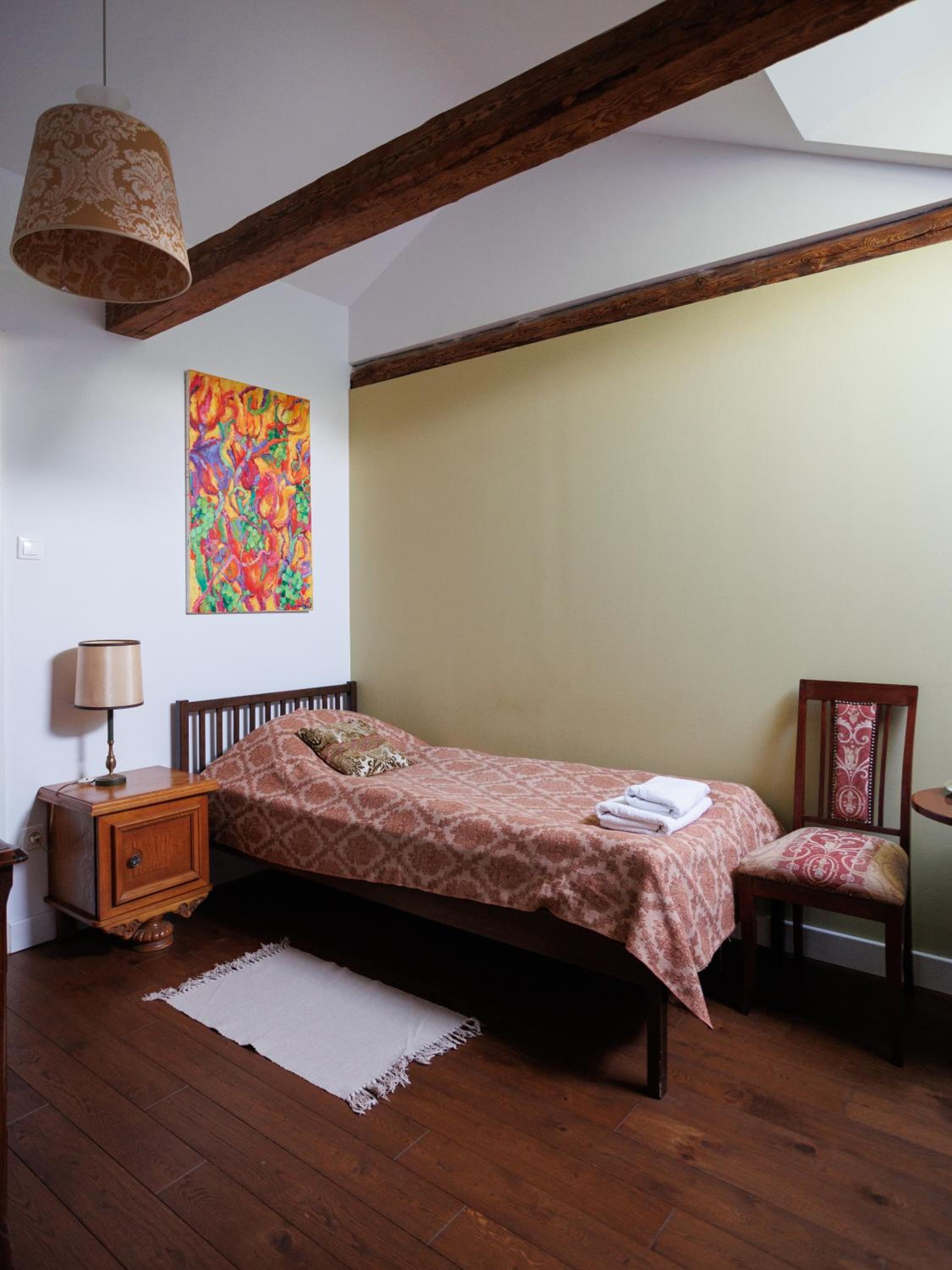 Twin Room with Private Bathroom photo 3