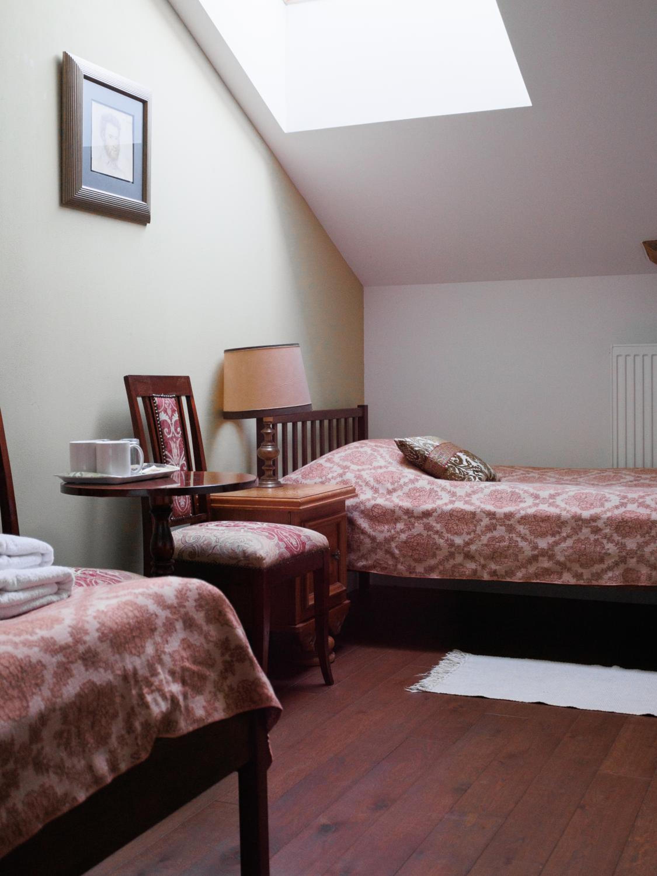 Twin Room with Private Bathroom photo 1