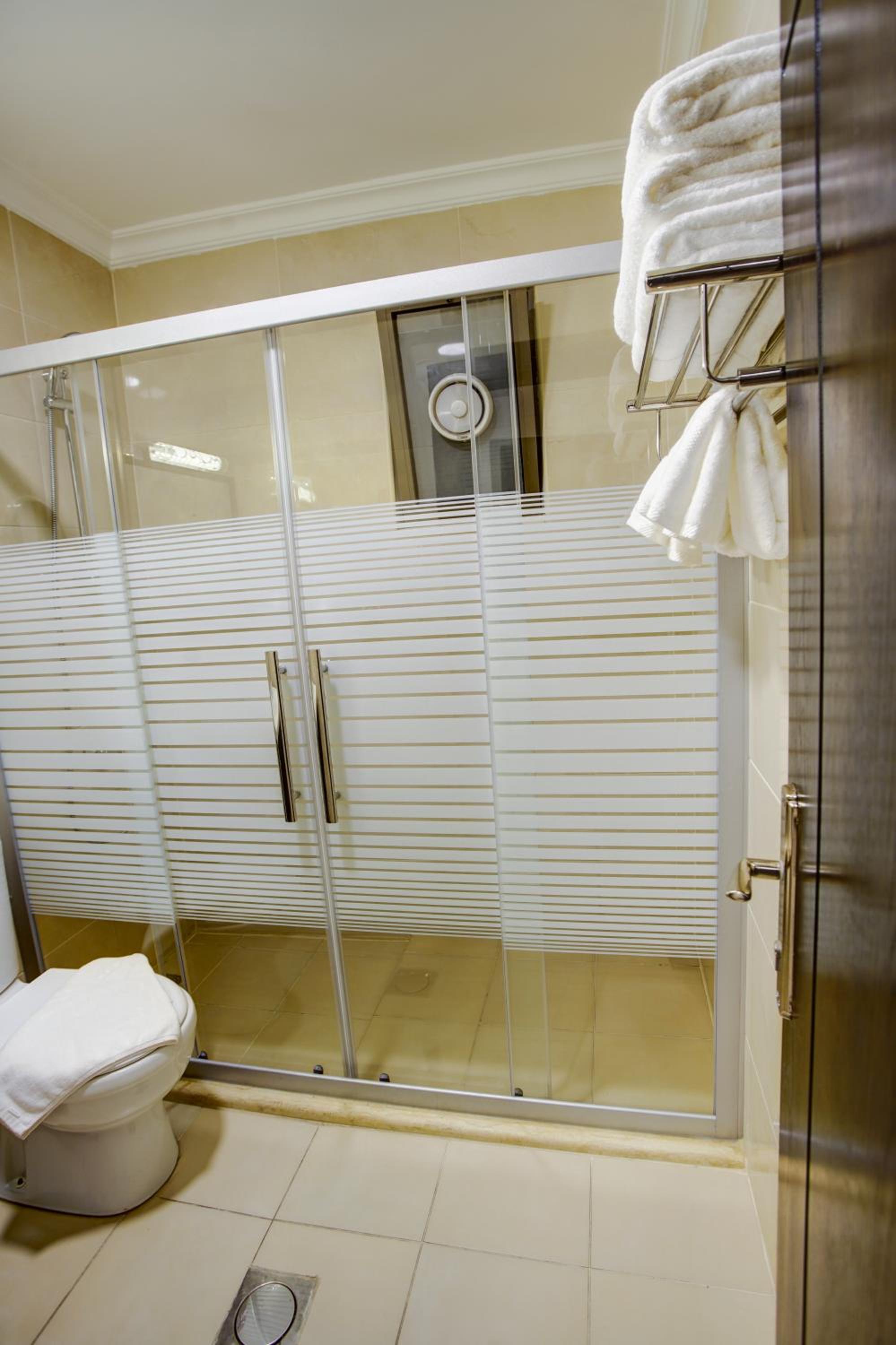 Deluxe Triple Room with Sea View photo 3