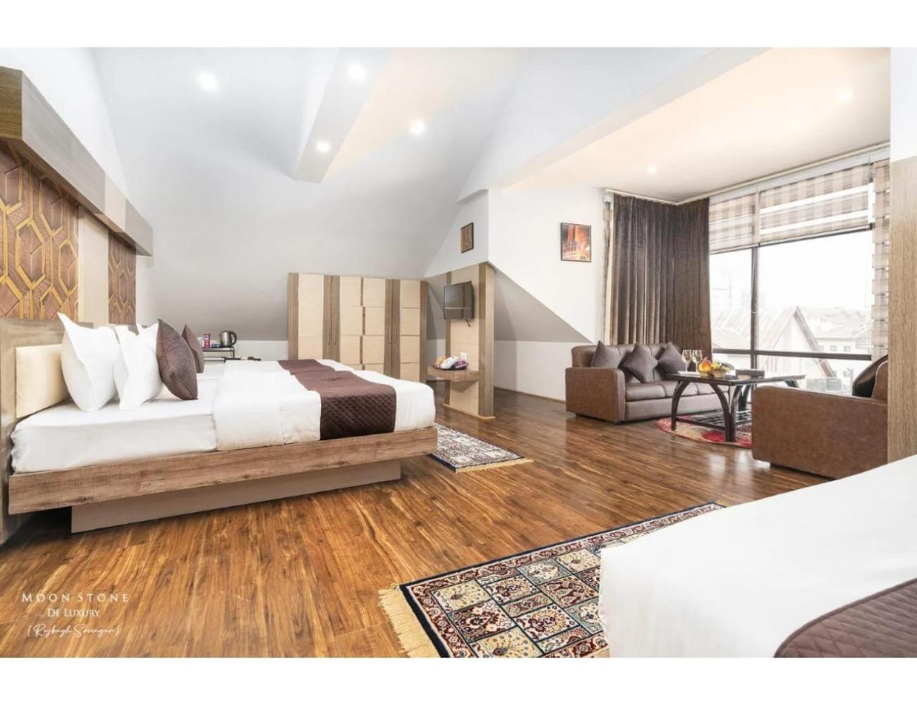 Family Room photo 2