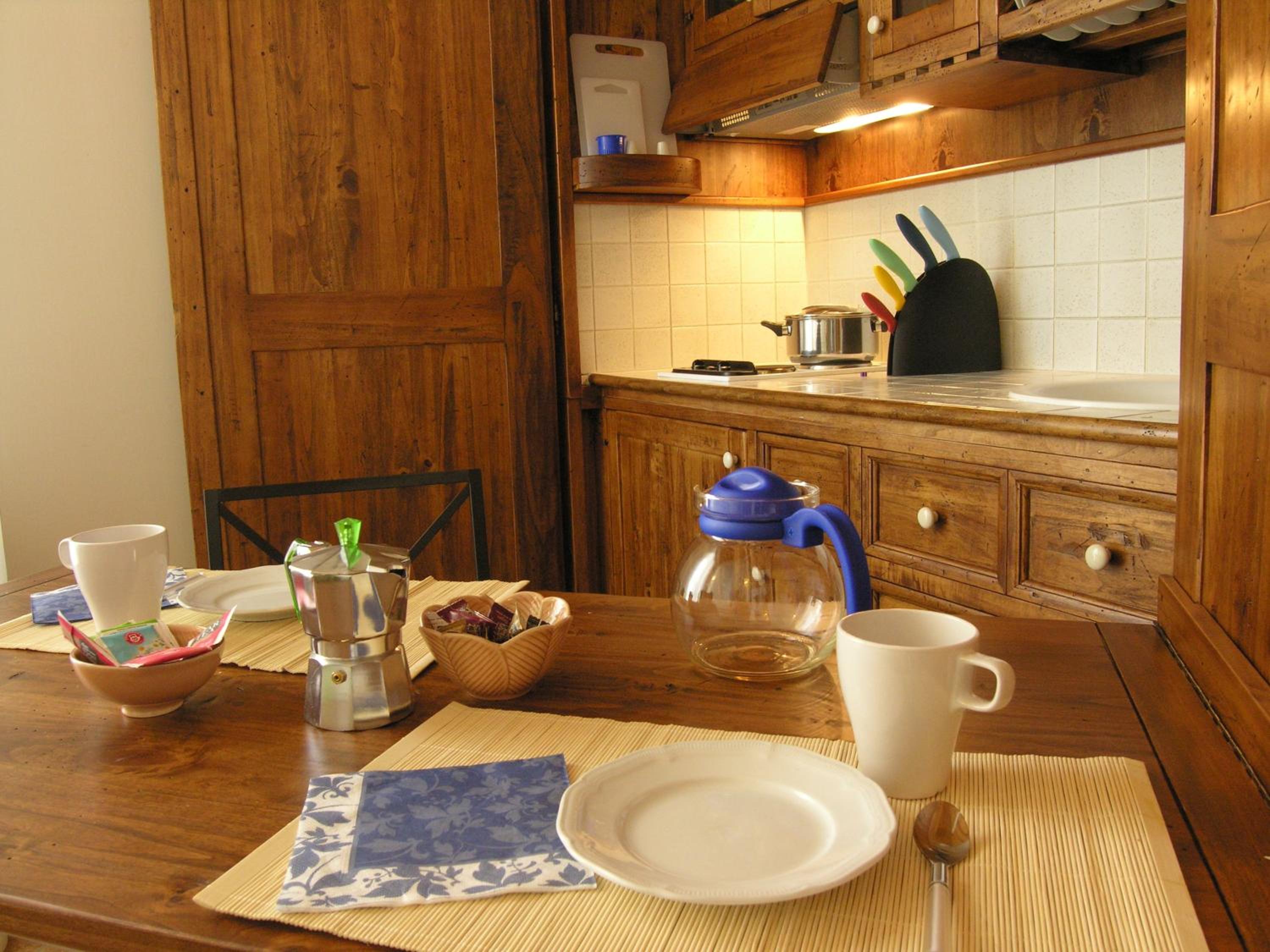 Large One-Bedroom Apartment - Separate Building - Photo 4