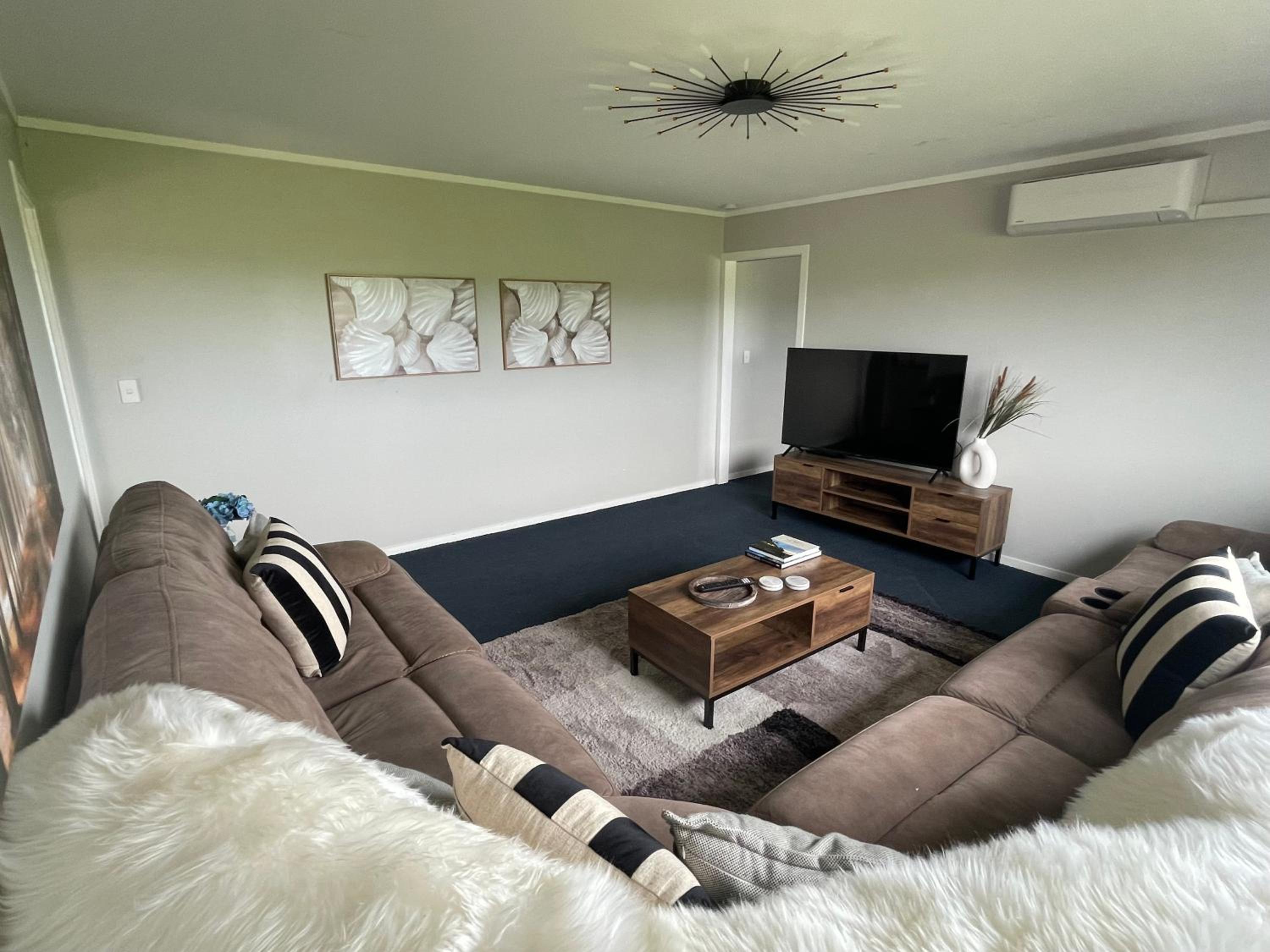 Three-Bedroom House photo 2