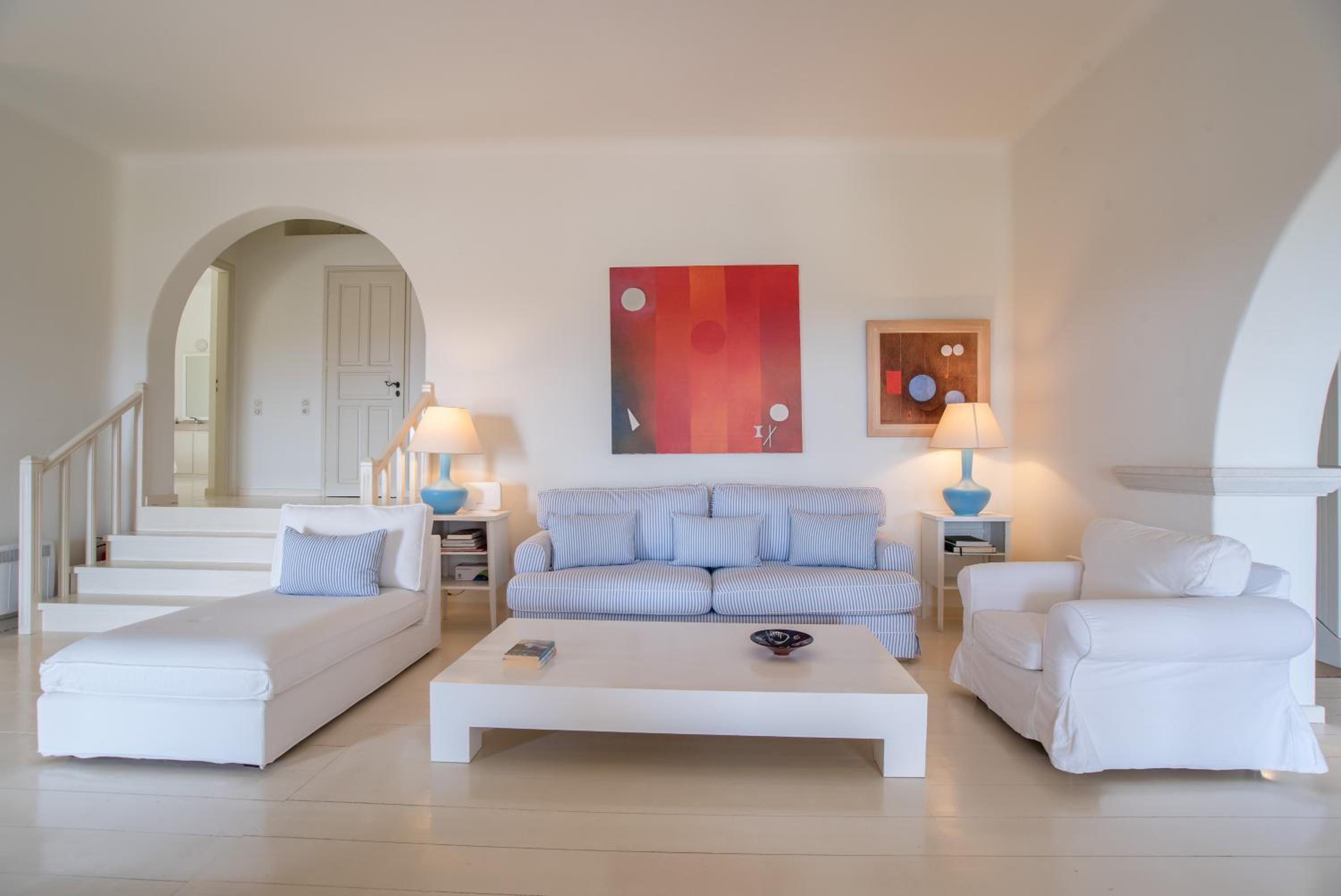 Villa photo 1
