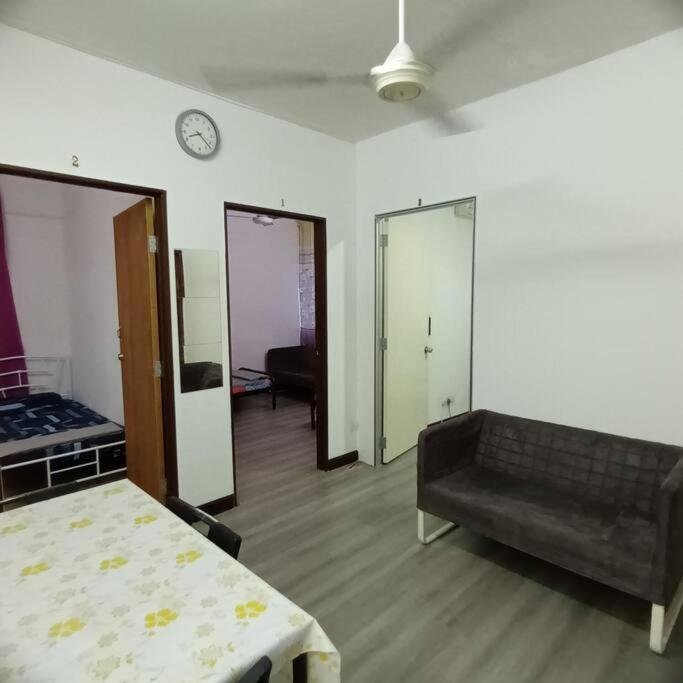 Three-Bedroom Apartment - High Floor photo 3