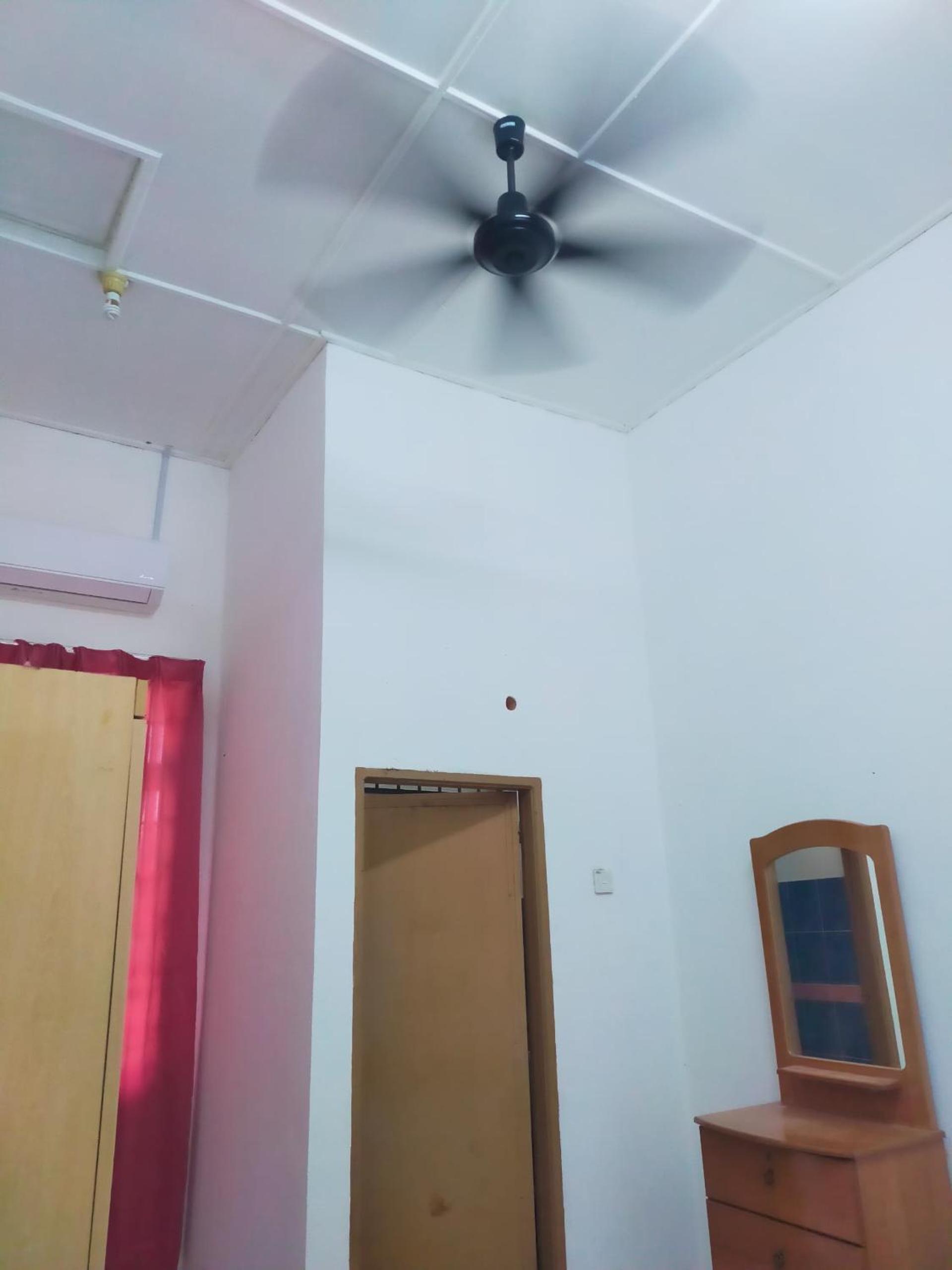 One-Bedroom House photo 1