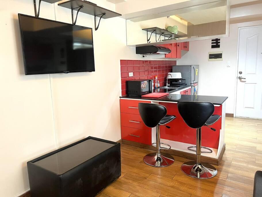 Two-Bedroom Apartment with Mountain View photo 2