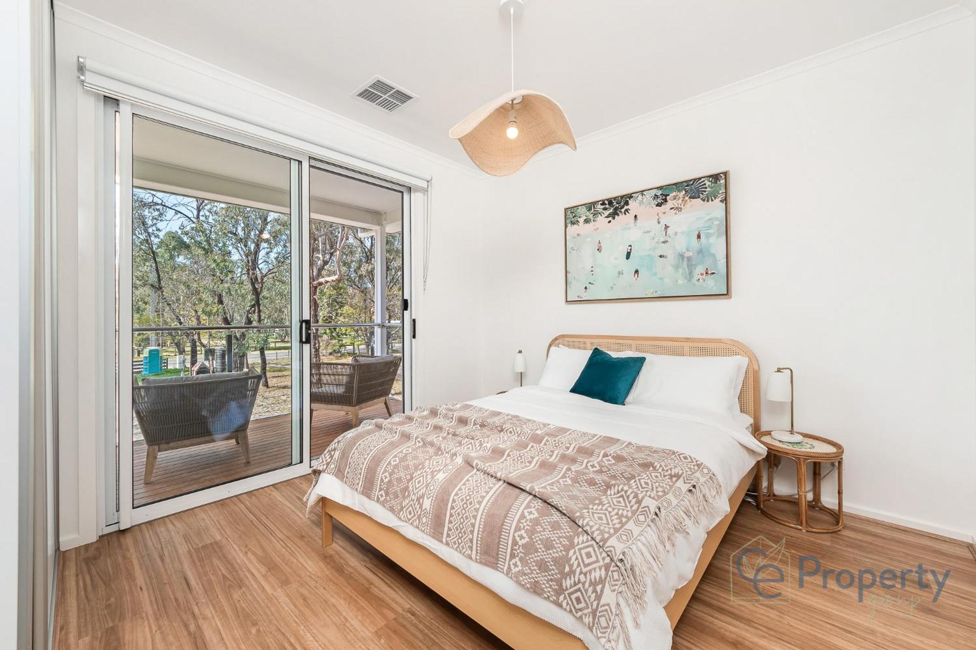Four-Bedroom House photo 2