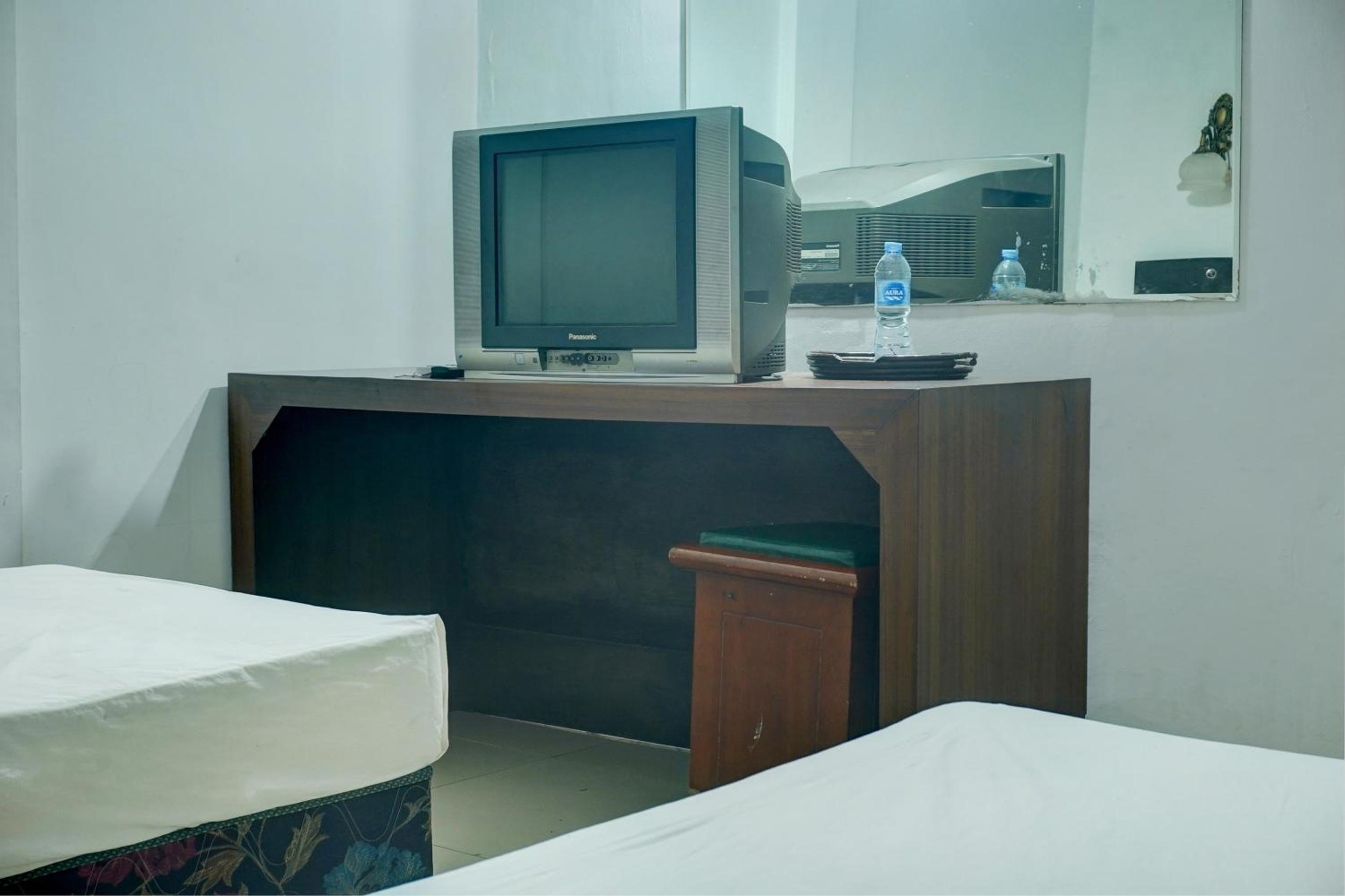 Standard Twin Room - Photo 5