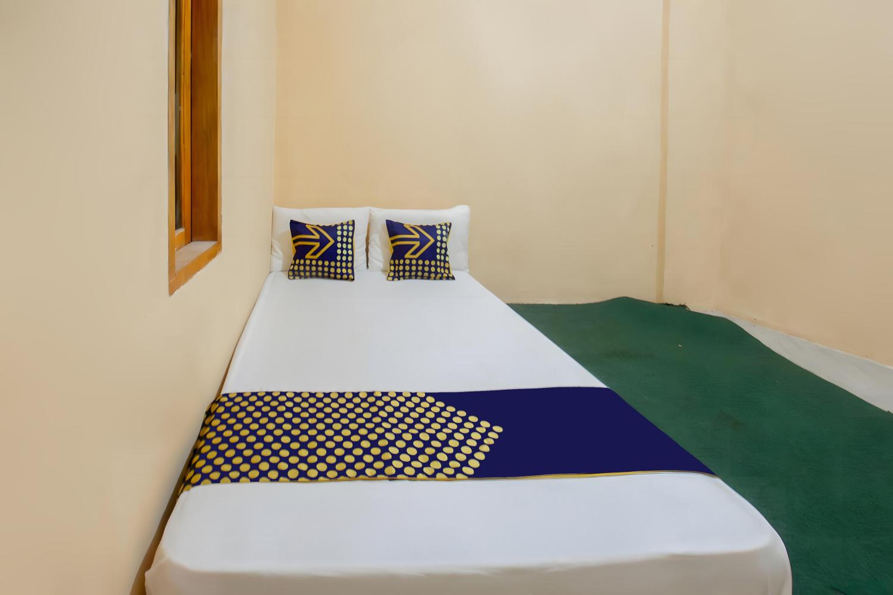 Double Room - Photo 6
