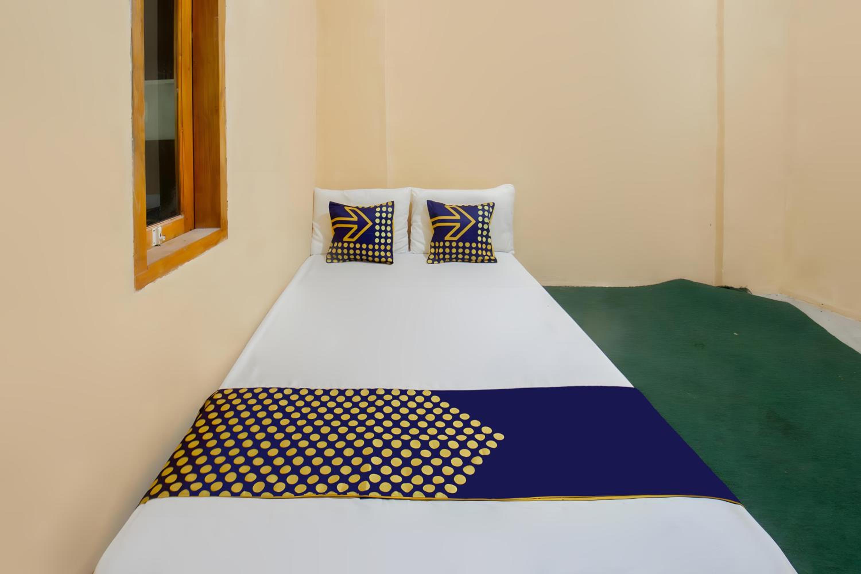 Double Room - Photo 12