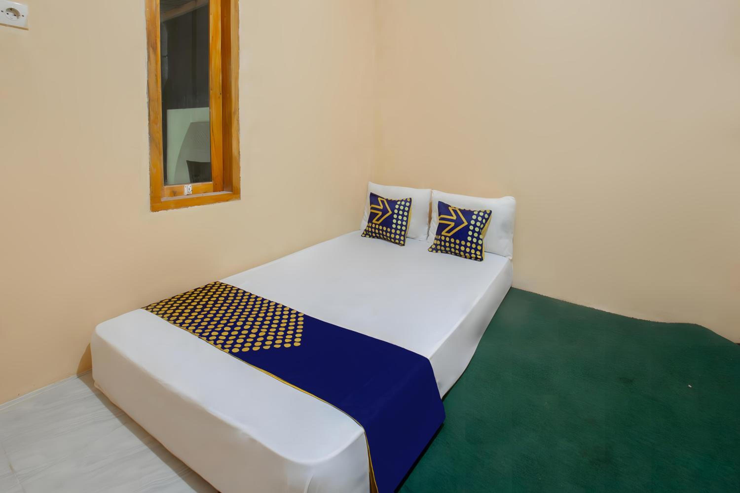 Double Room - Photo 17