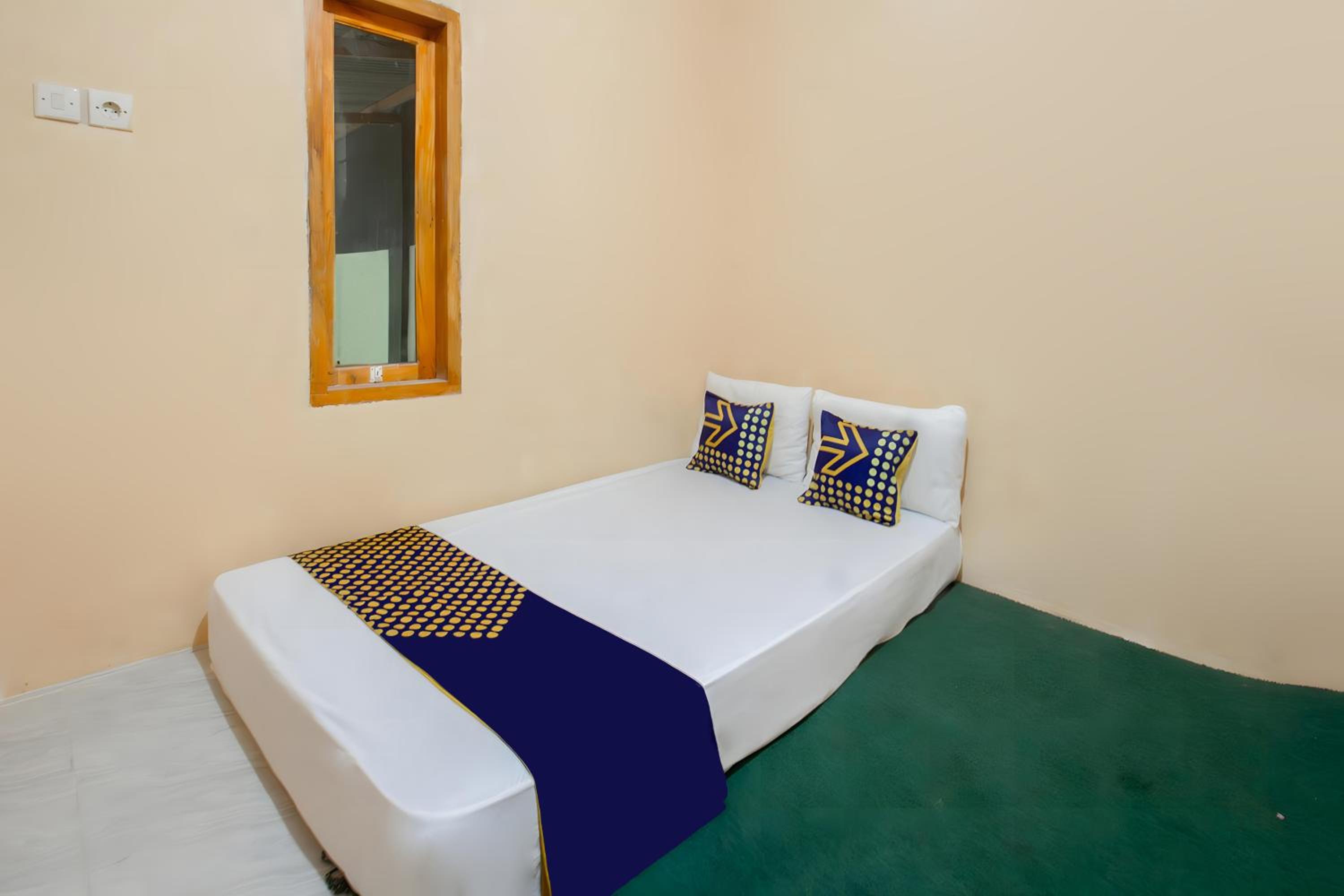 Double Room - Photo 16