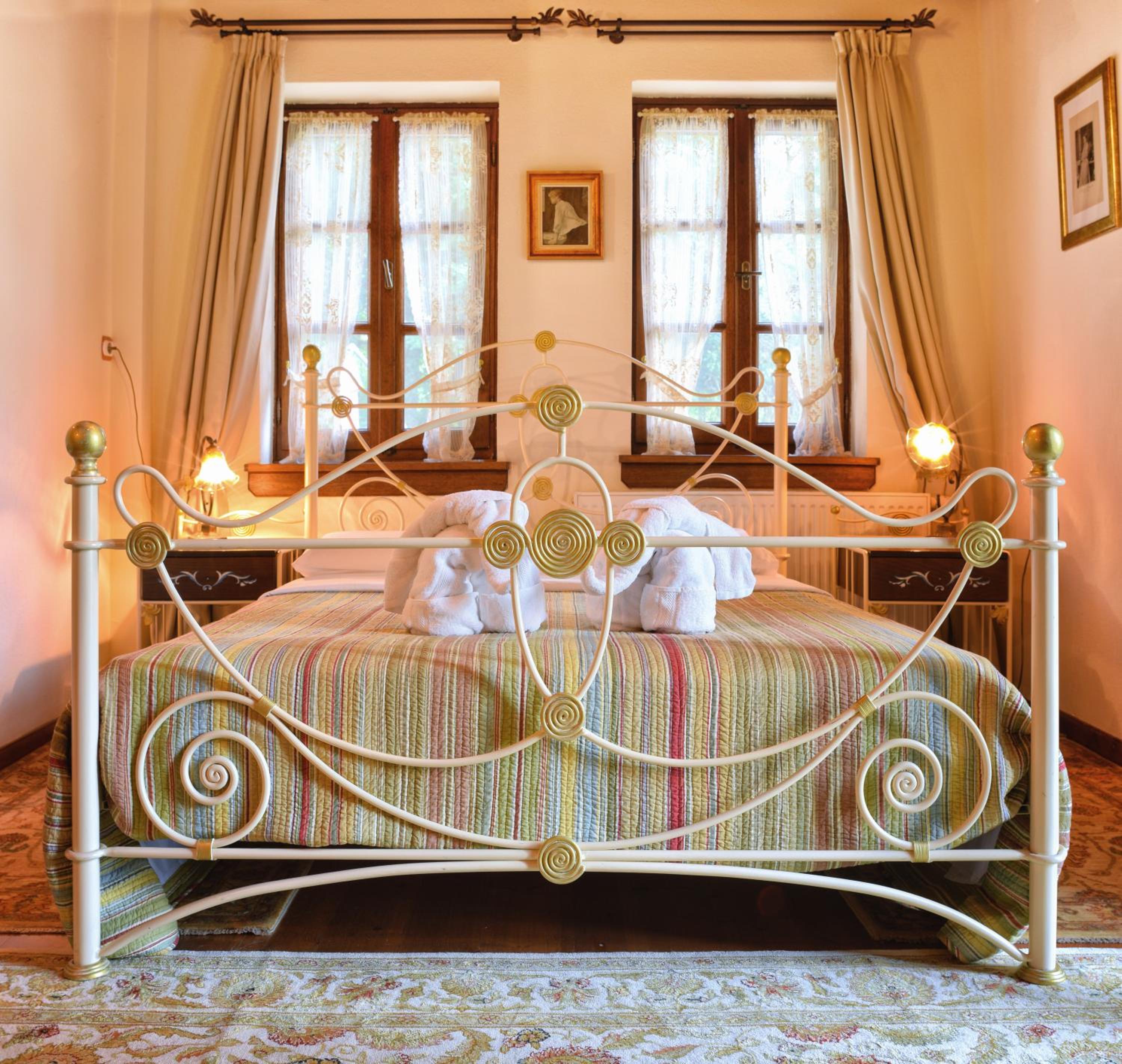 Deluxe Double Room with Balcony - Photo 5