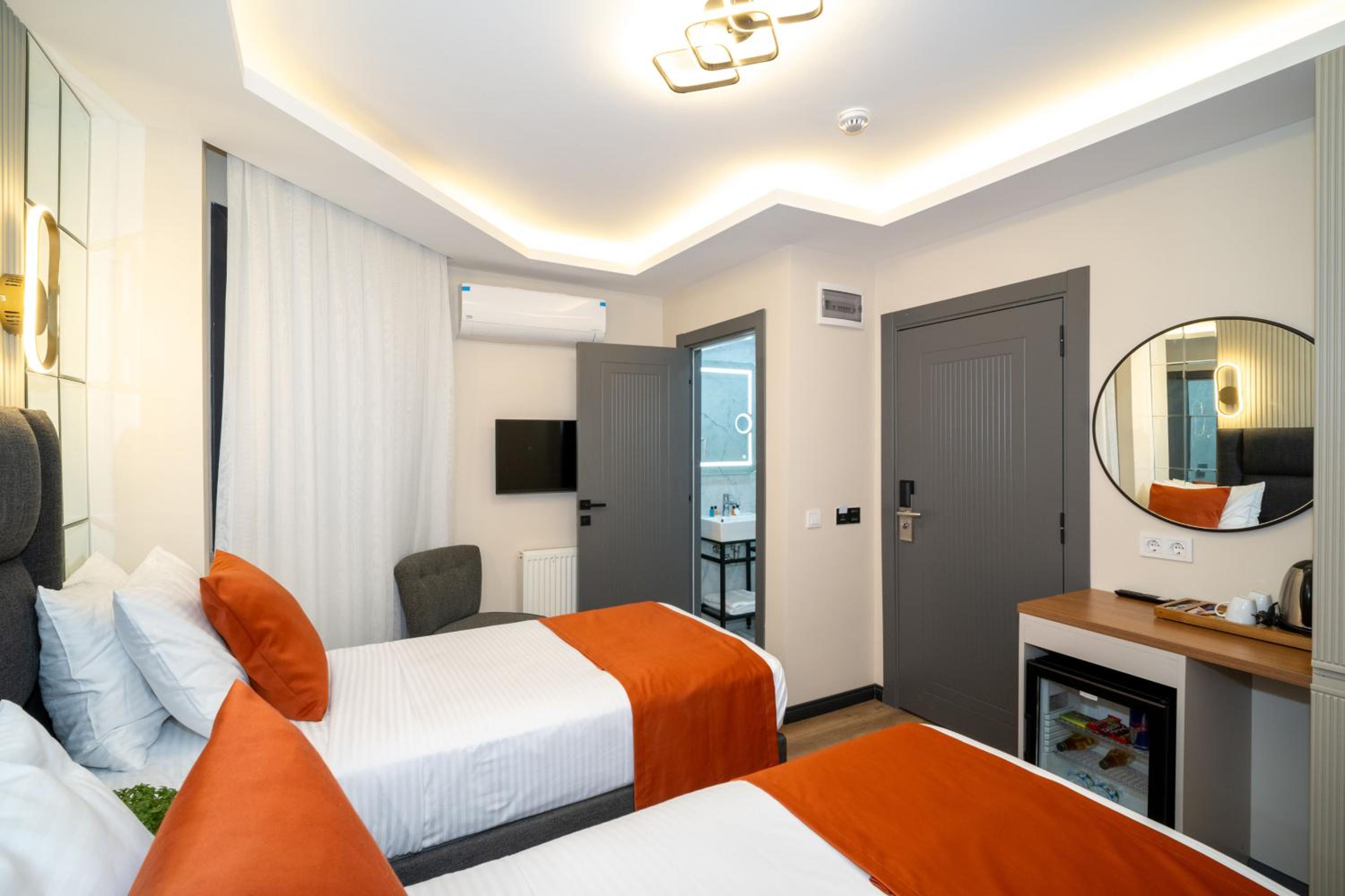 Deluxe Twin Room photo 2
