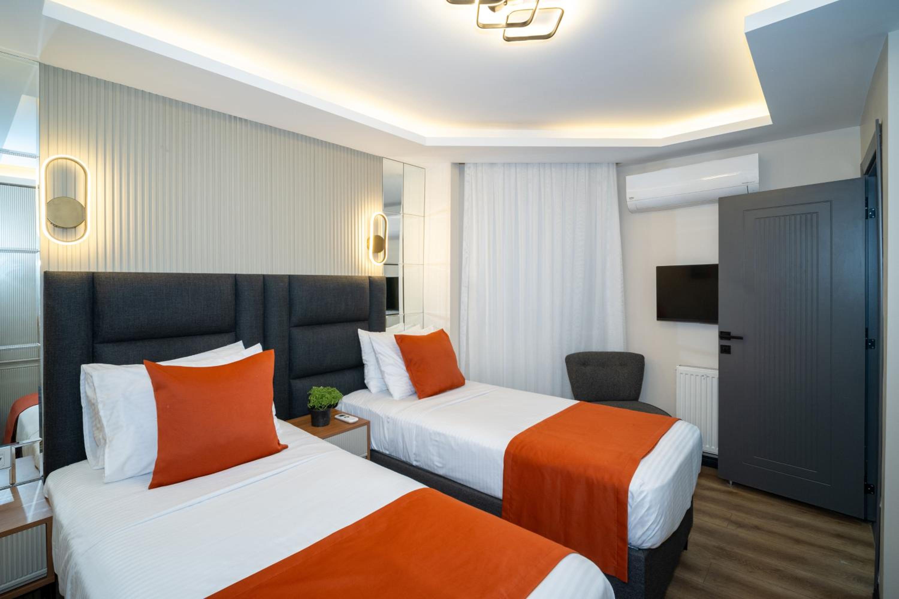 Deluxe Twin Room photo 3