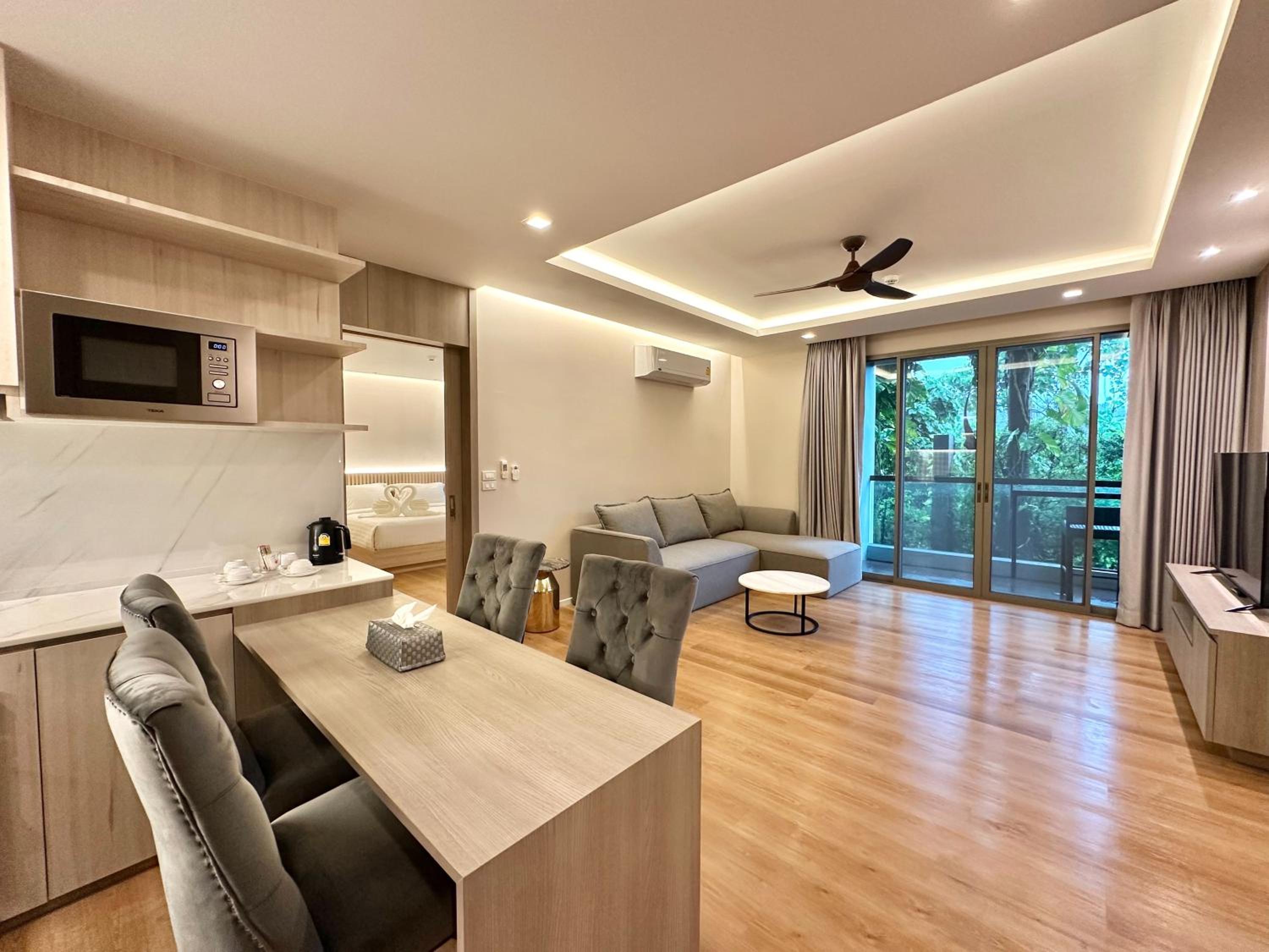 Two-Bedroom Suite - Photo 7