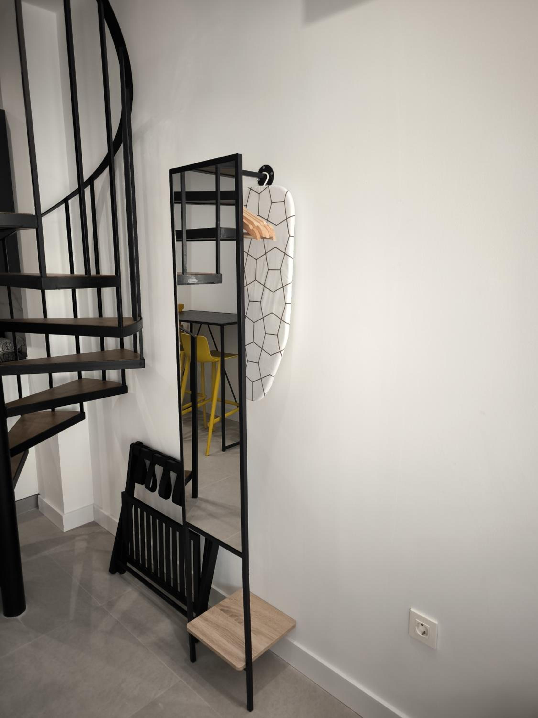Studio - Split Level photo 2