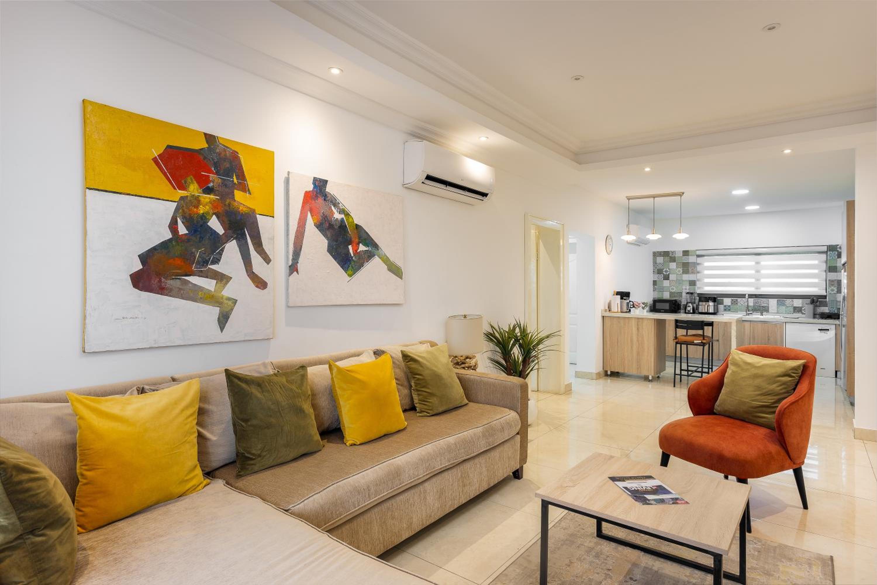 One-Bedroom Apartment - Photo 3