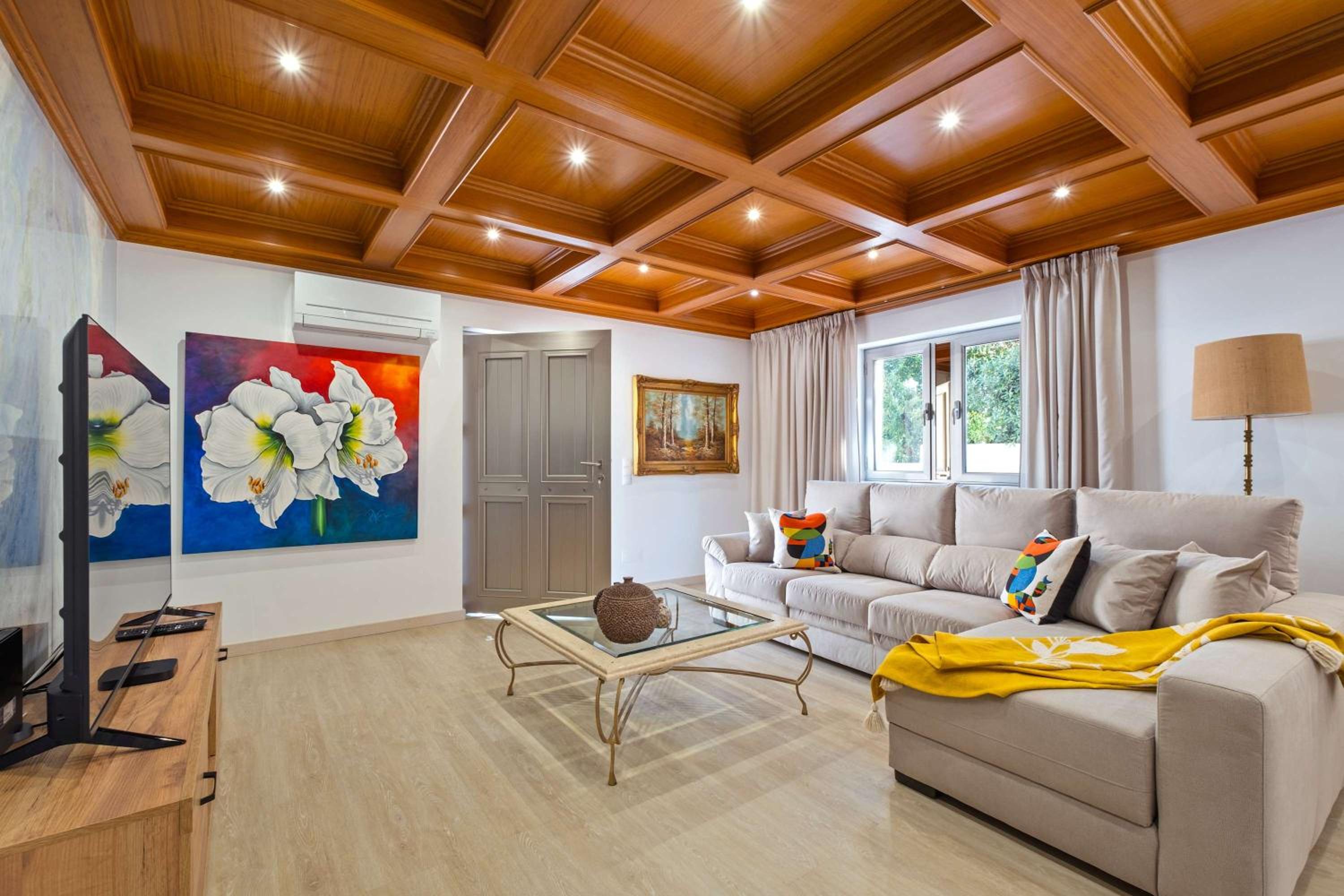 Villa photo 1