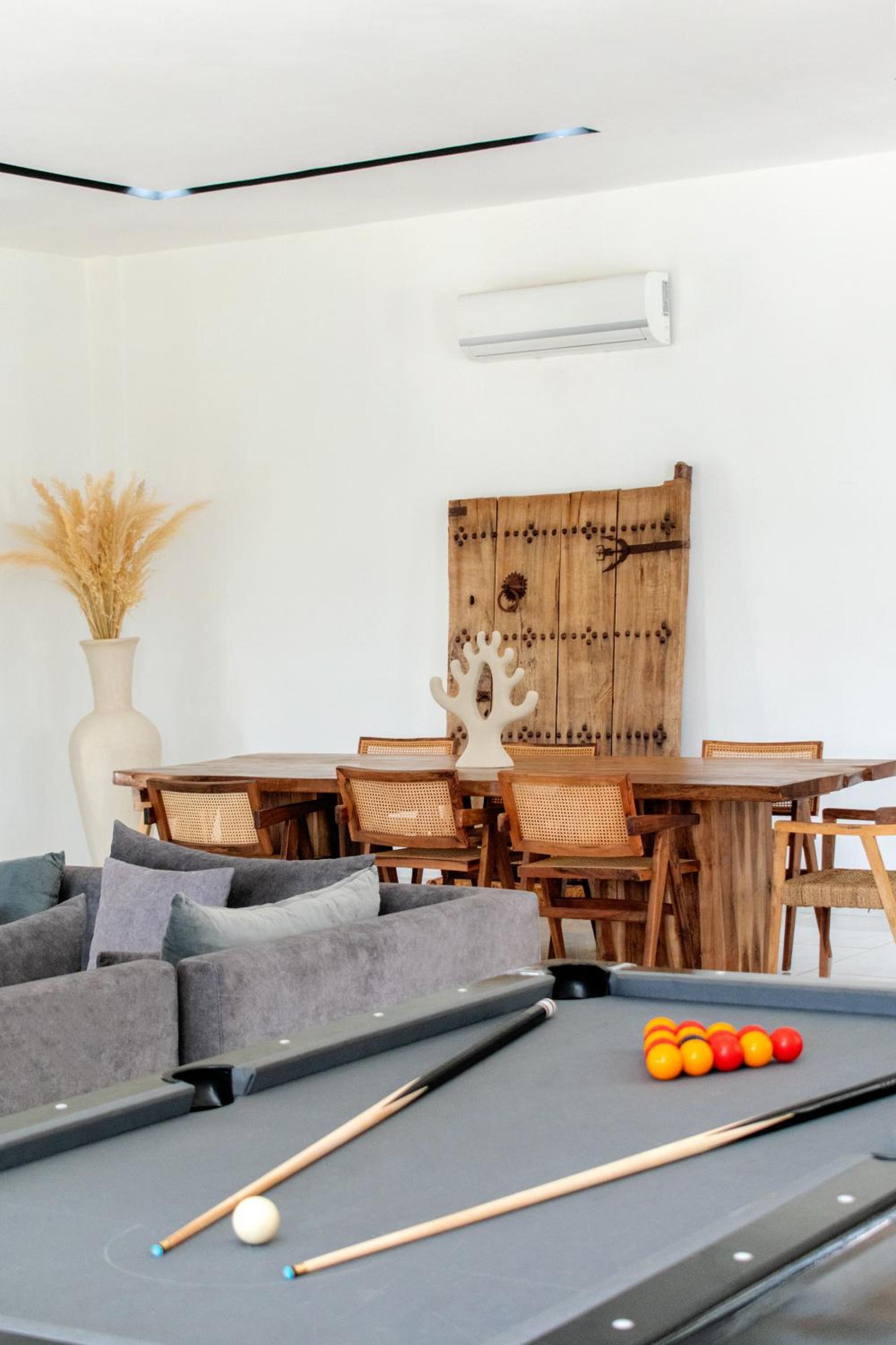 Queen Room With Pool View photo 2