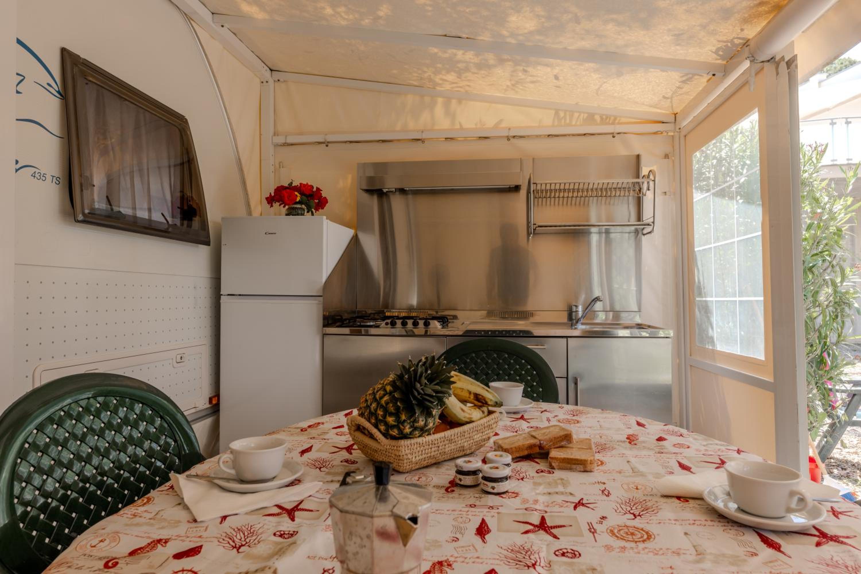 Caravan photo 2