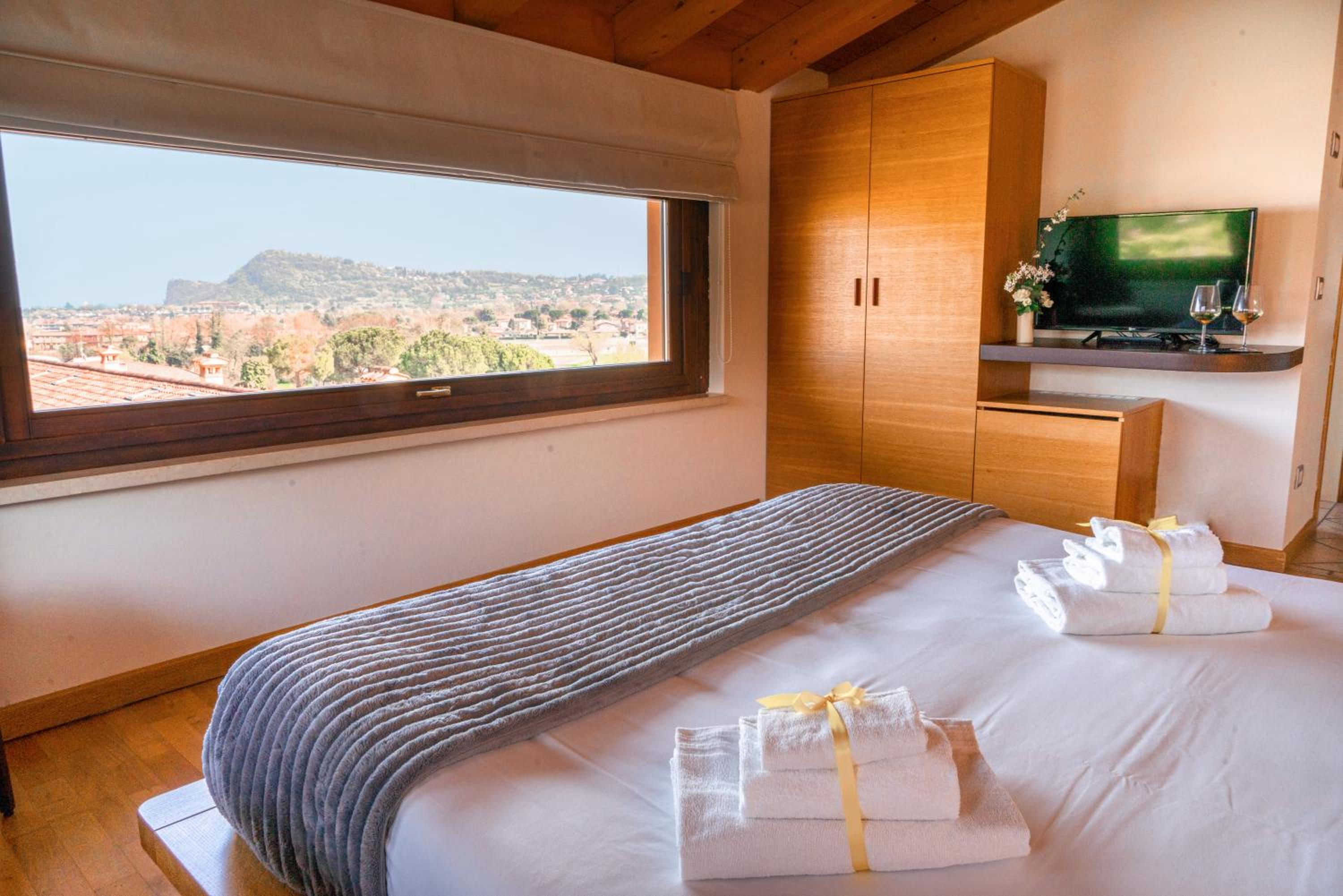 Double Room with Lake View