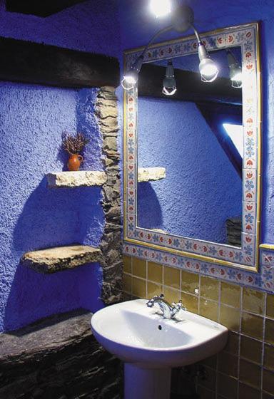 Three-Bedroom House - Photo 7