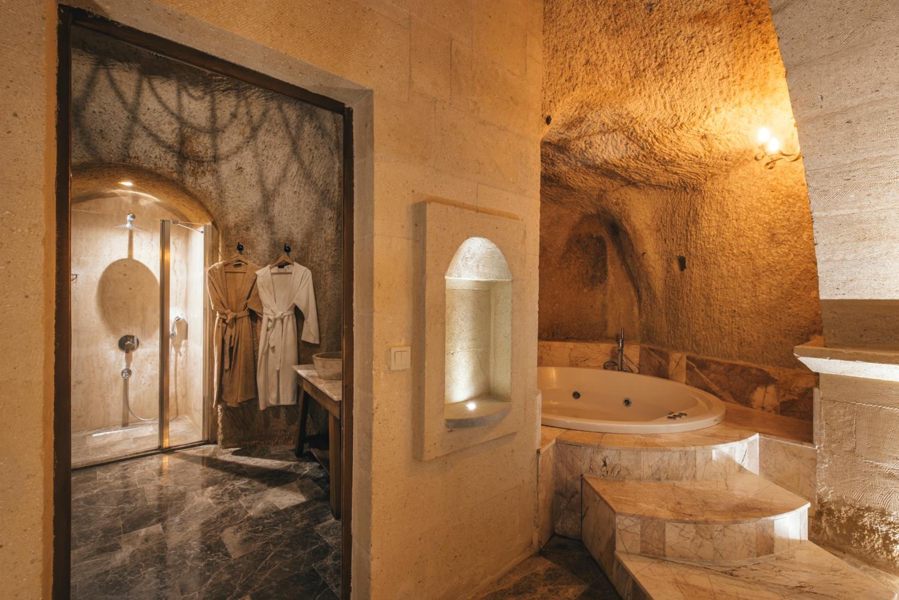 Queen Room with Spa Bath - Photo 8