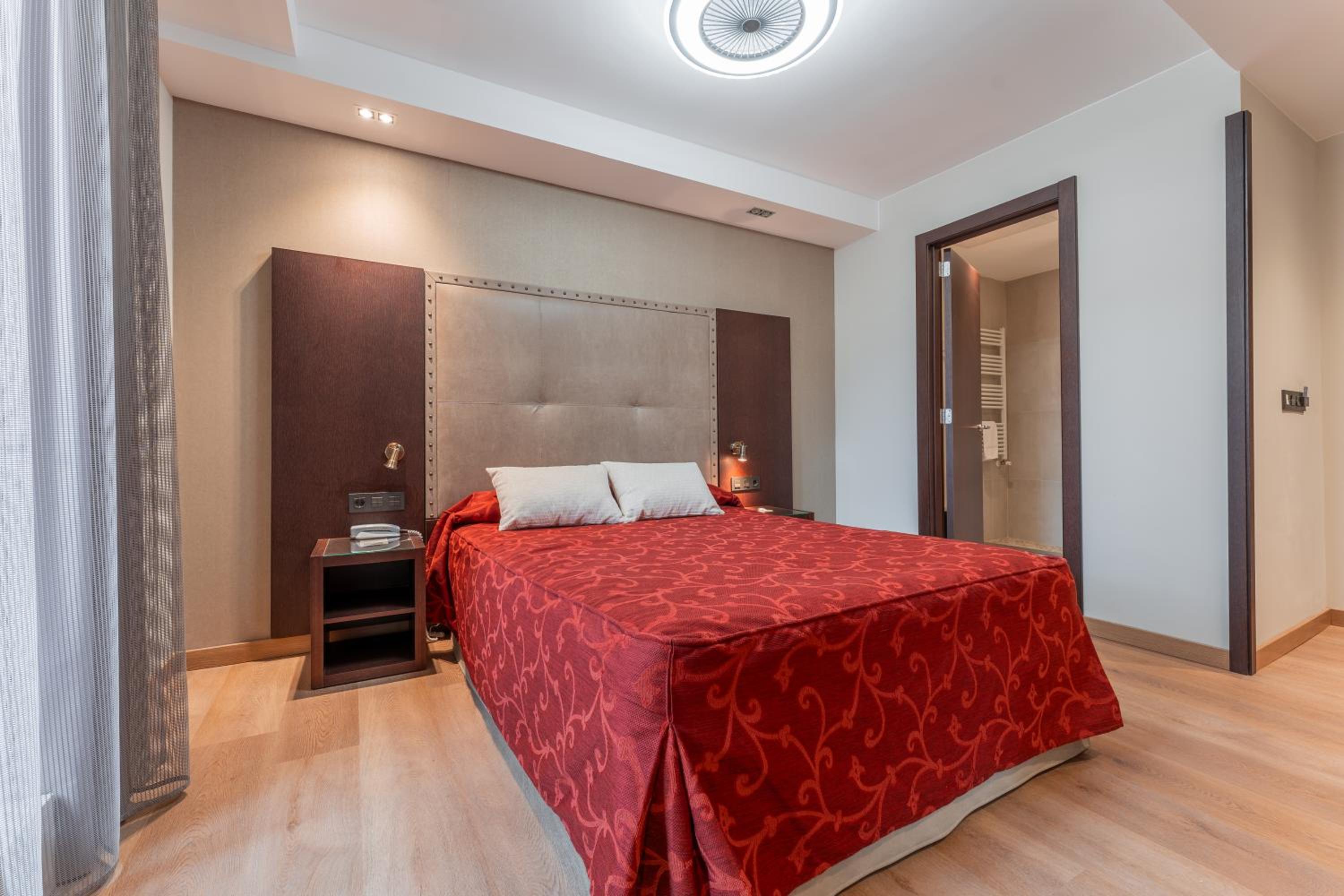 Double or Twin Room - Photo 2