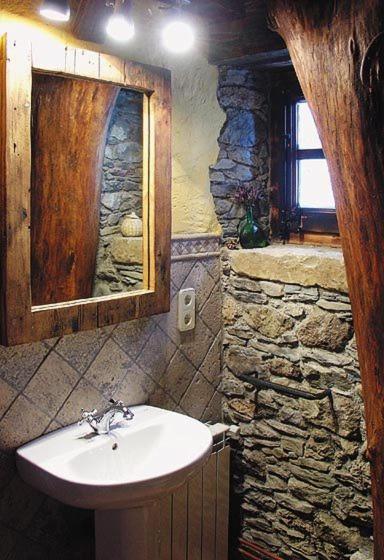Three-Bedroom House - Photo 2