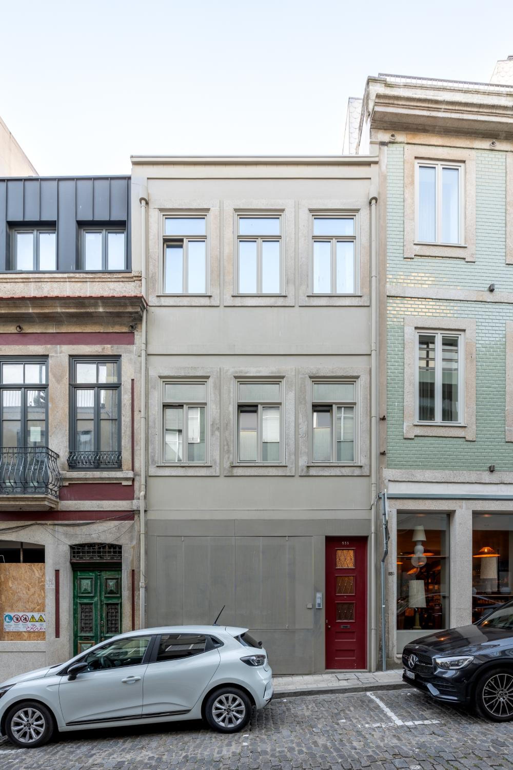 Apartment with Terrace - Photo 20