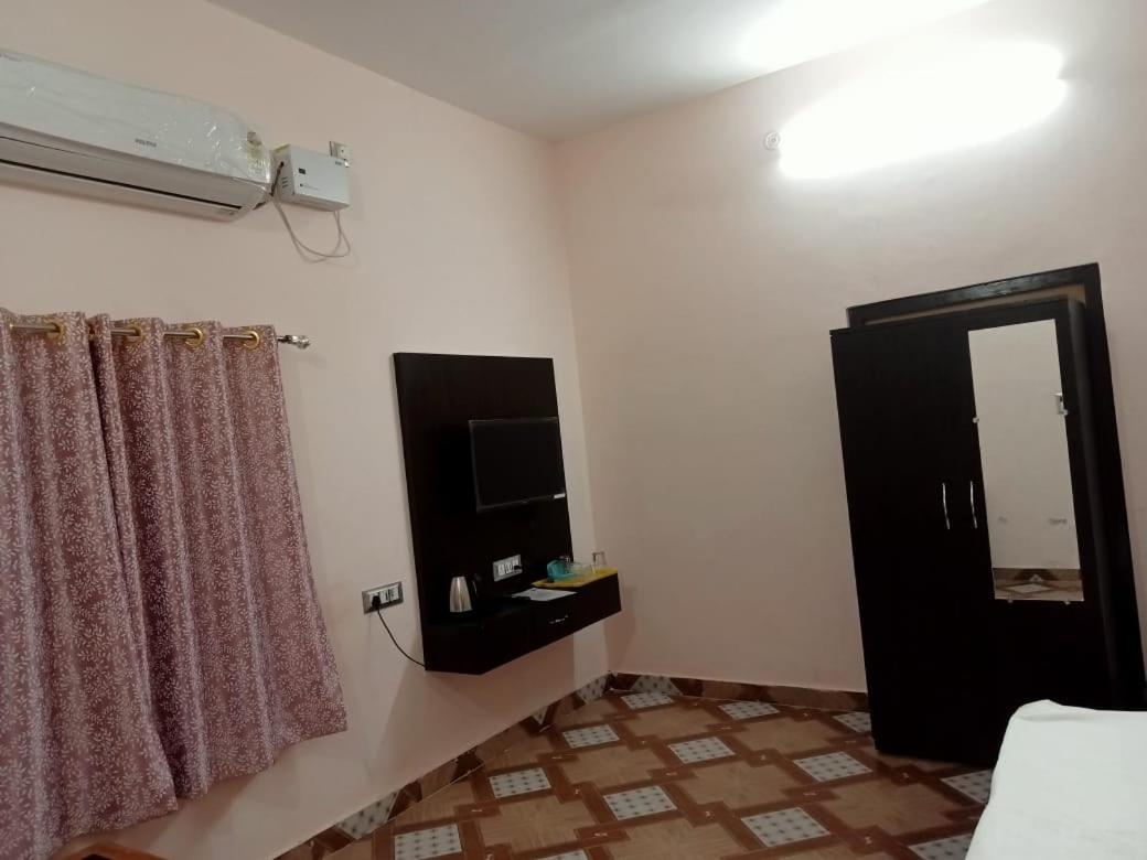 Standard Double Room photo 3