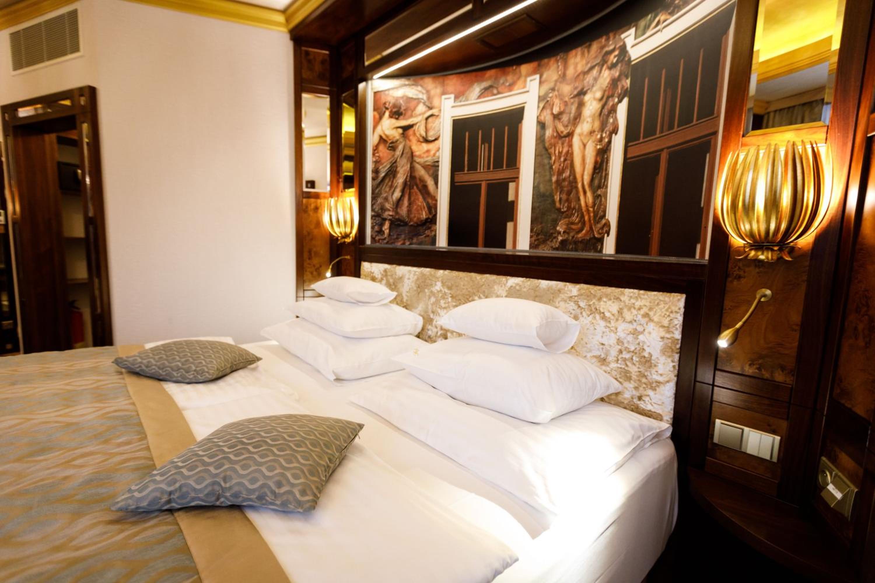 Executive Suite photo 3