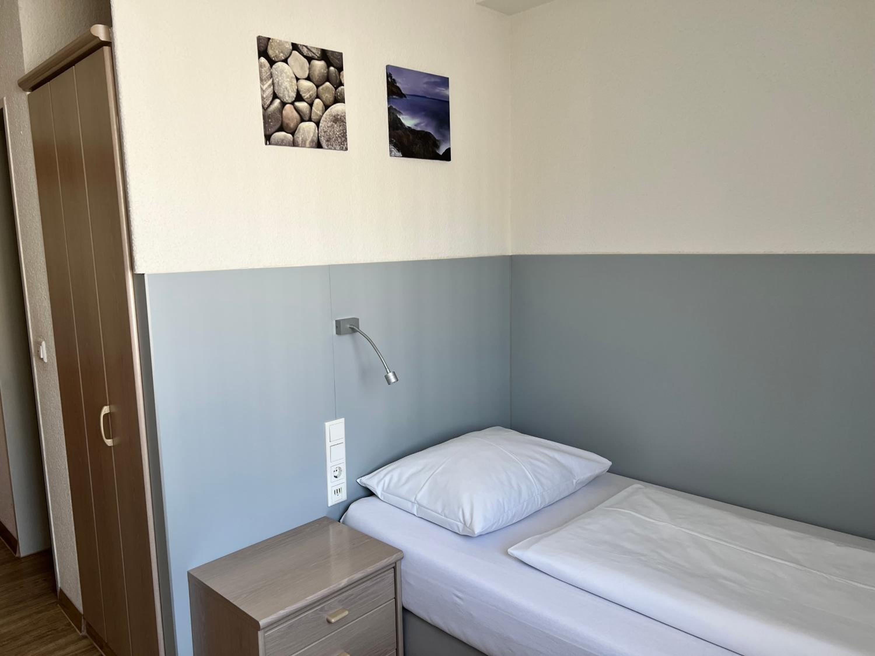 Single Room photo 2