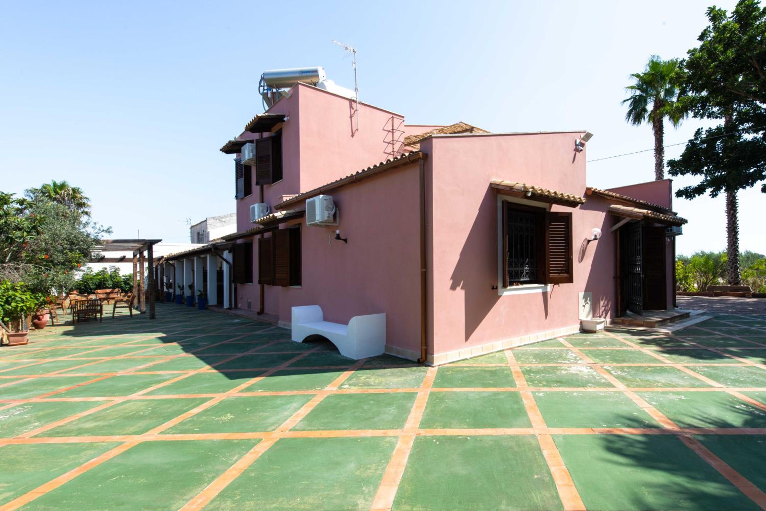 Villa photo 2