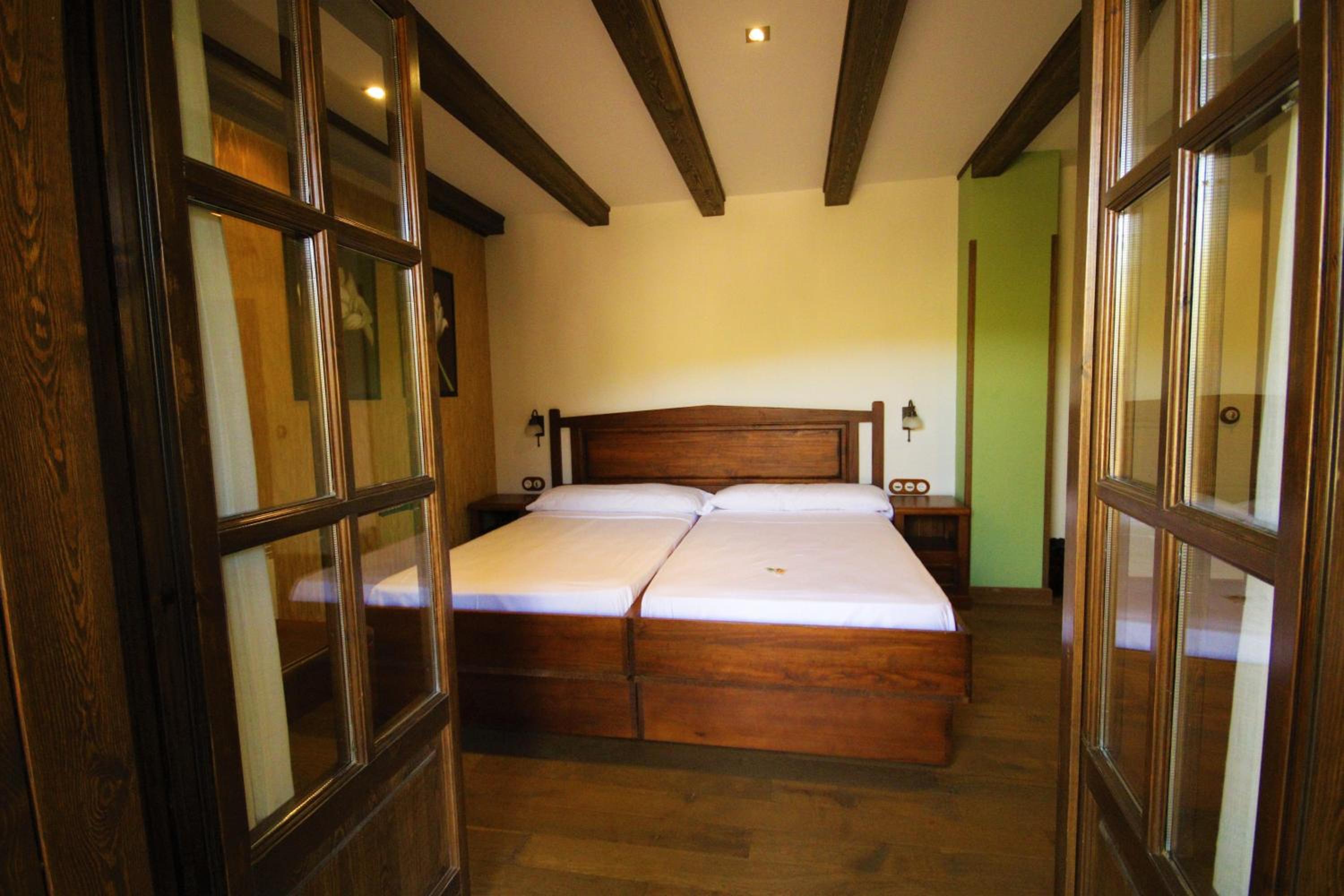 Twin Room with View - Photo 7