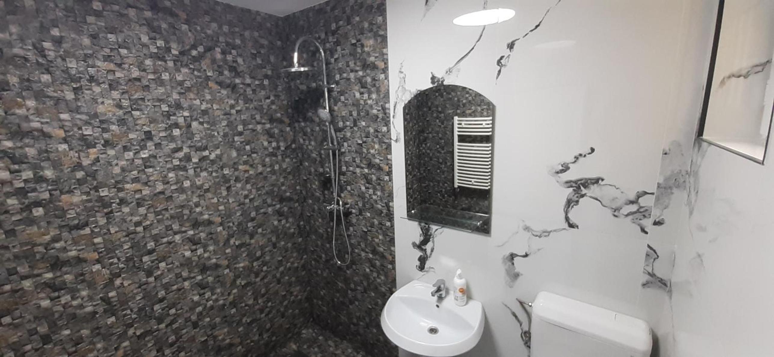 Suite - Photo 4
